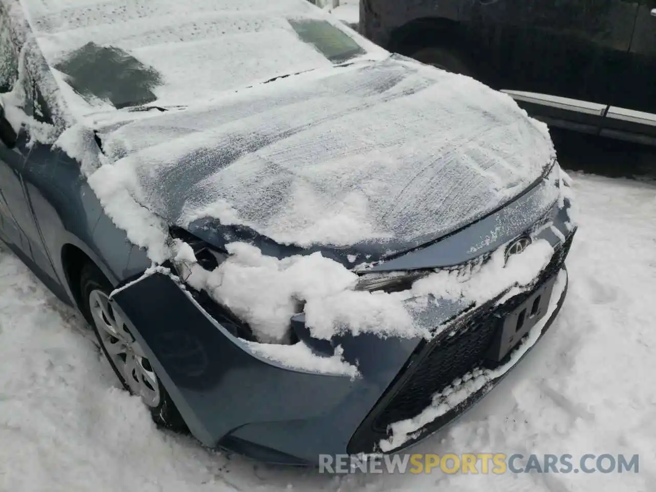 9 Photograph of a damaged car 5YFEPRAE0LP105468 TOYOTA COROLLA 2020