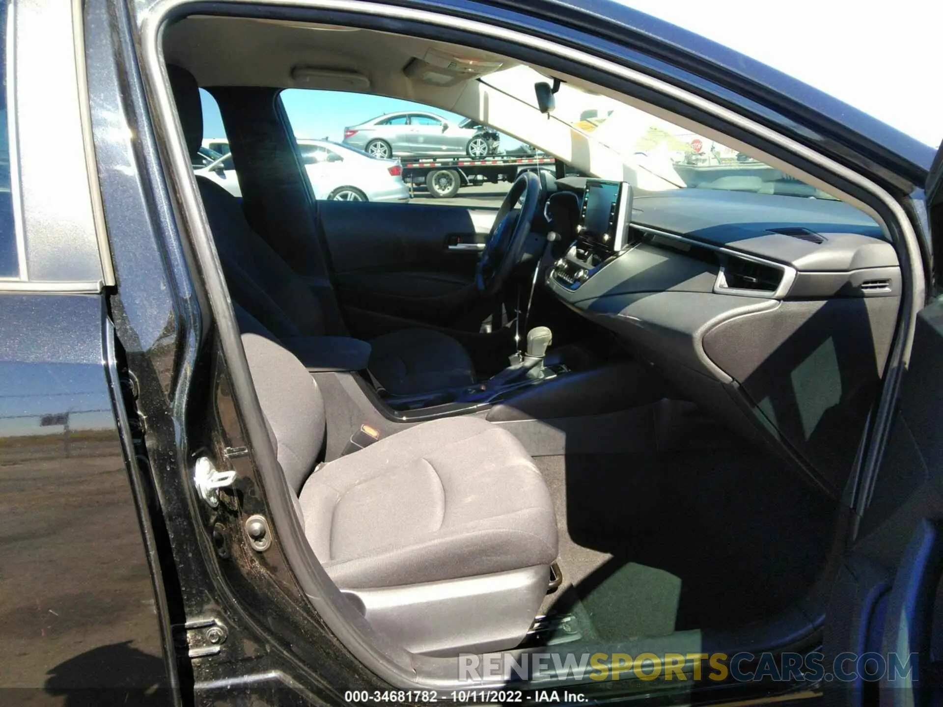 5 Photograph of a damaged car 5YFEPRAE0LP106250 TOYOTA COROLLA 2020