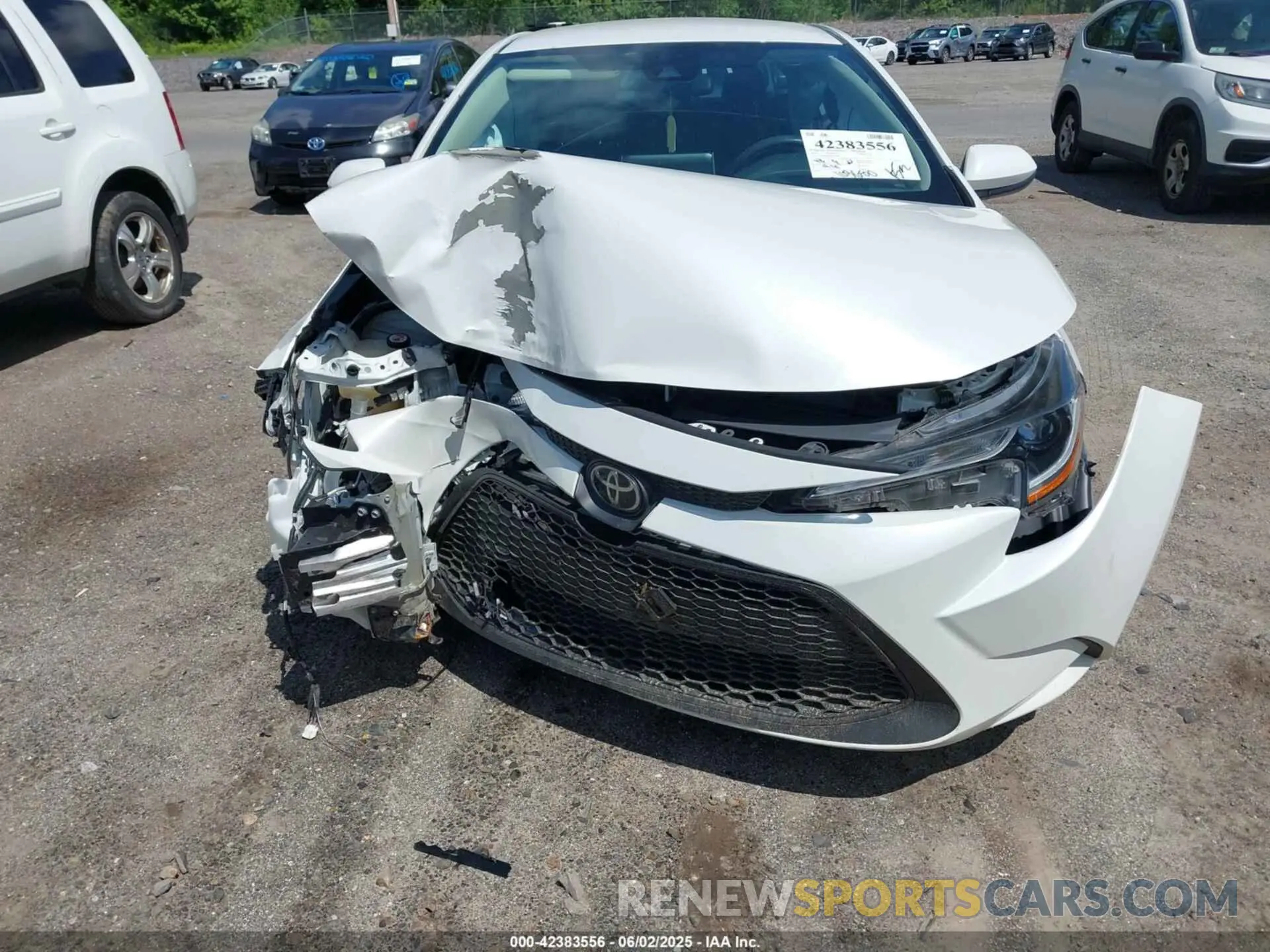 13 Photograph of a damaged car 5YFEPRAE0LP111822 TOYOTA COROLLA 2020