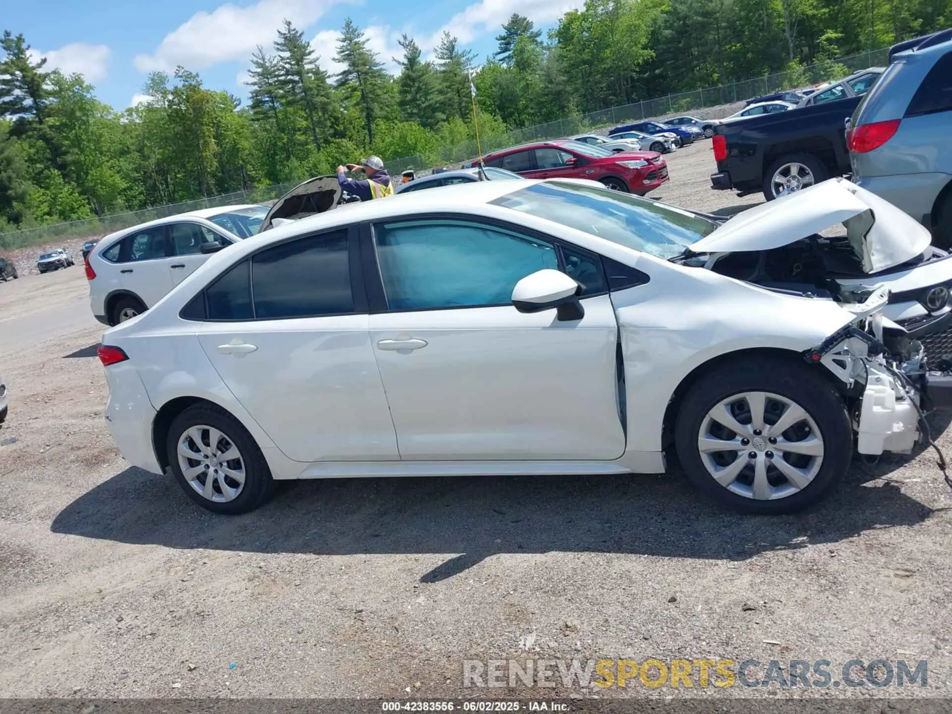 14 Photograph of a damaged car 5YFEPRAE0LP111822 TOYOTA COROLLA 2020