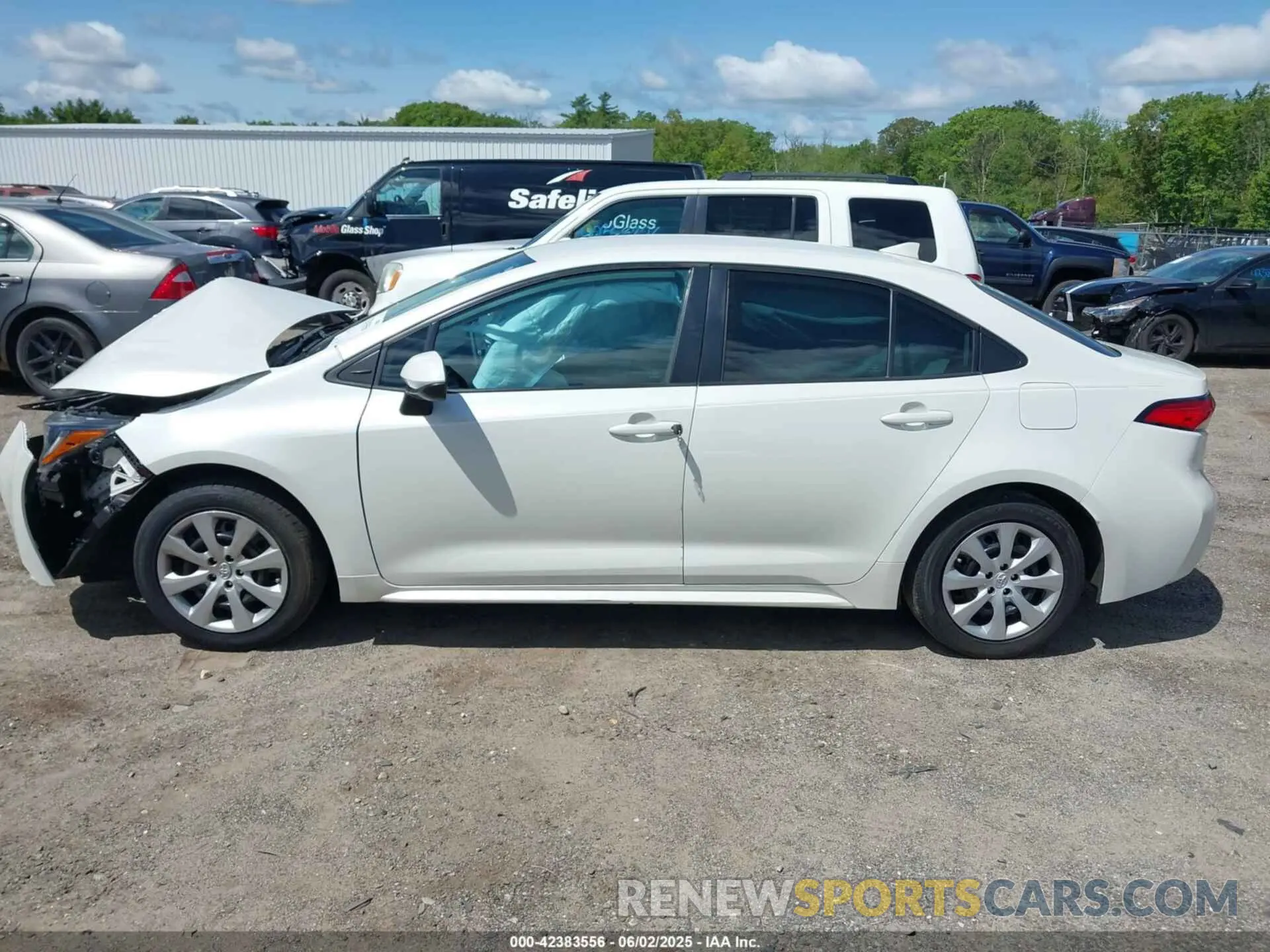 15 Photograph of a damaged car 5YFEPRAE0LP111822 TOYOTA COROLLA 2020