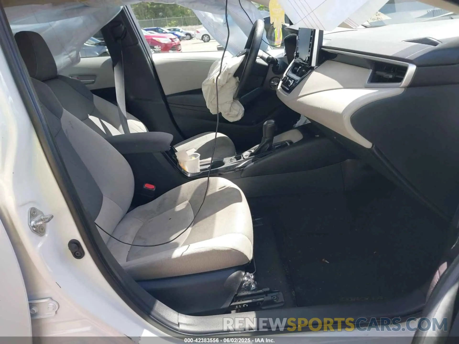 5 Photograph of a damaged car 5YFEPRAE0LP111822 TOYOTA COROLLA 2020