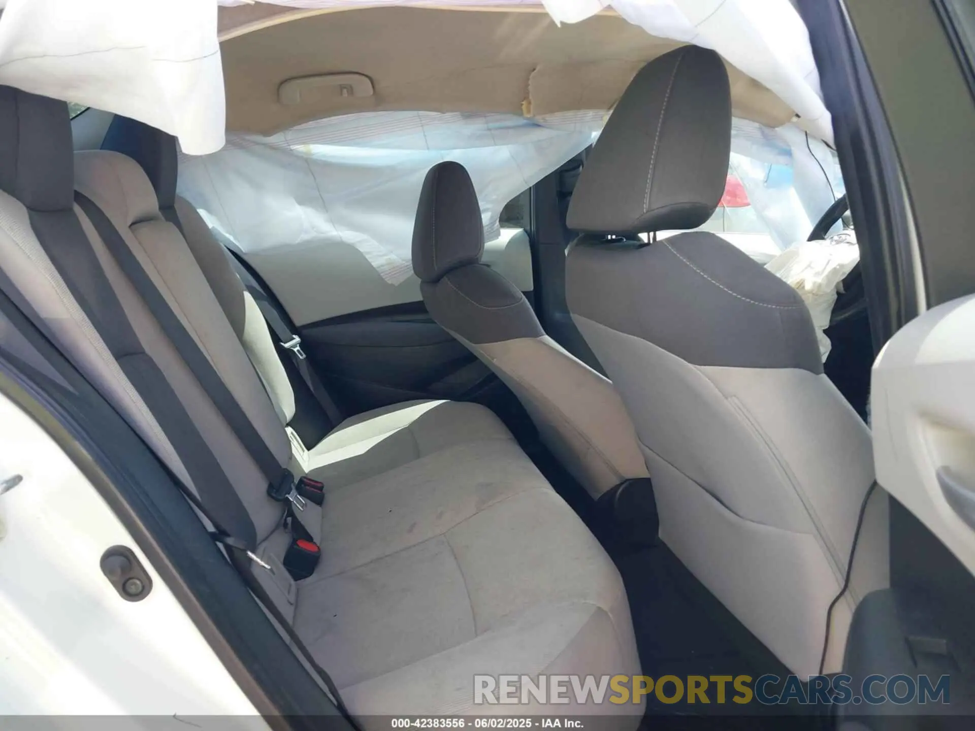 8 Photograph of a damaged car 5YFEPRAE0LP111822 TOYOTA COROLLA 2020