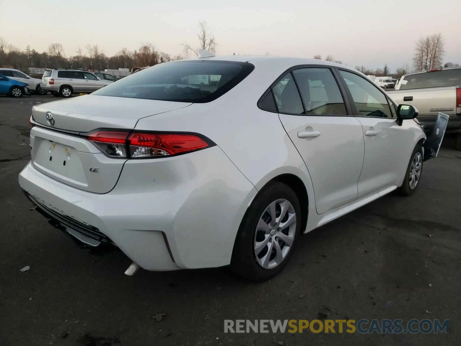 4 Photograph of a damaged car 5YFEPRAE0LP124120 TOYOTA COROLLA 2020