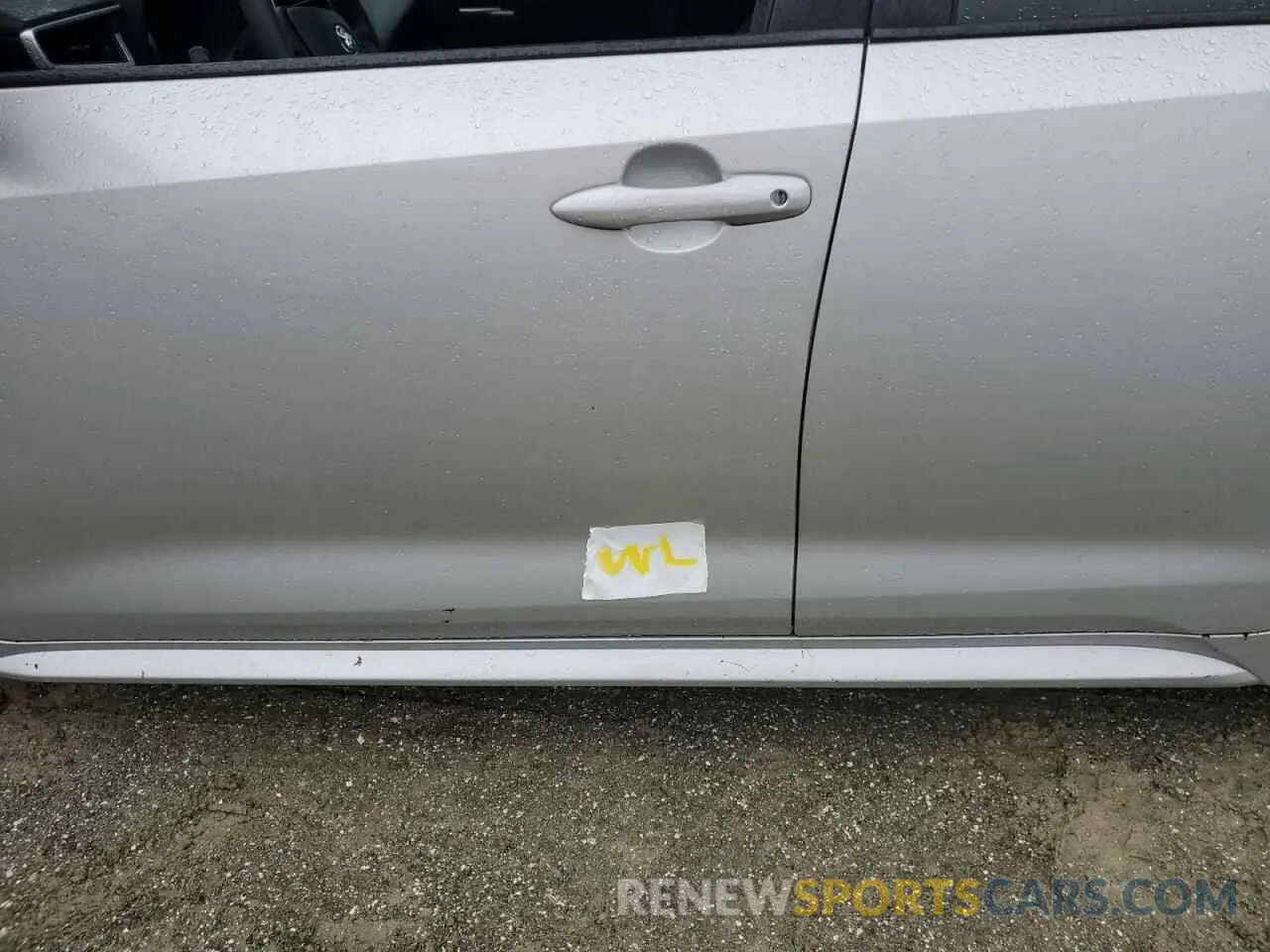 12 Photograph of a damaged car 5YFEPRAE0LP130712 TOYOTA COROLLA 2020