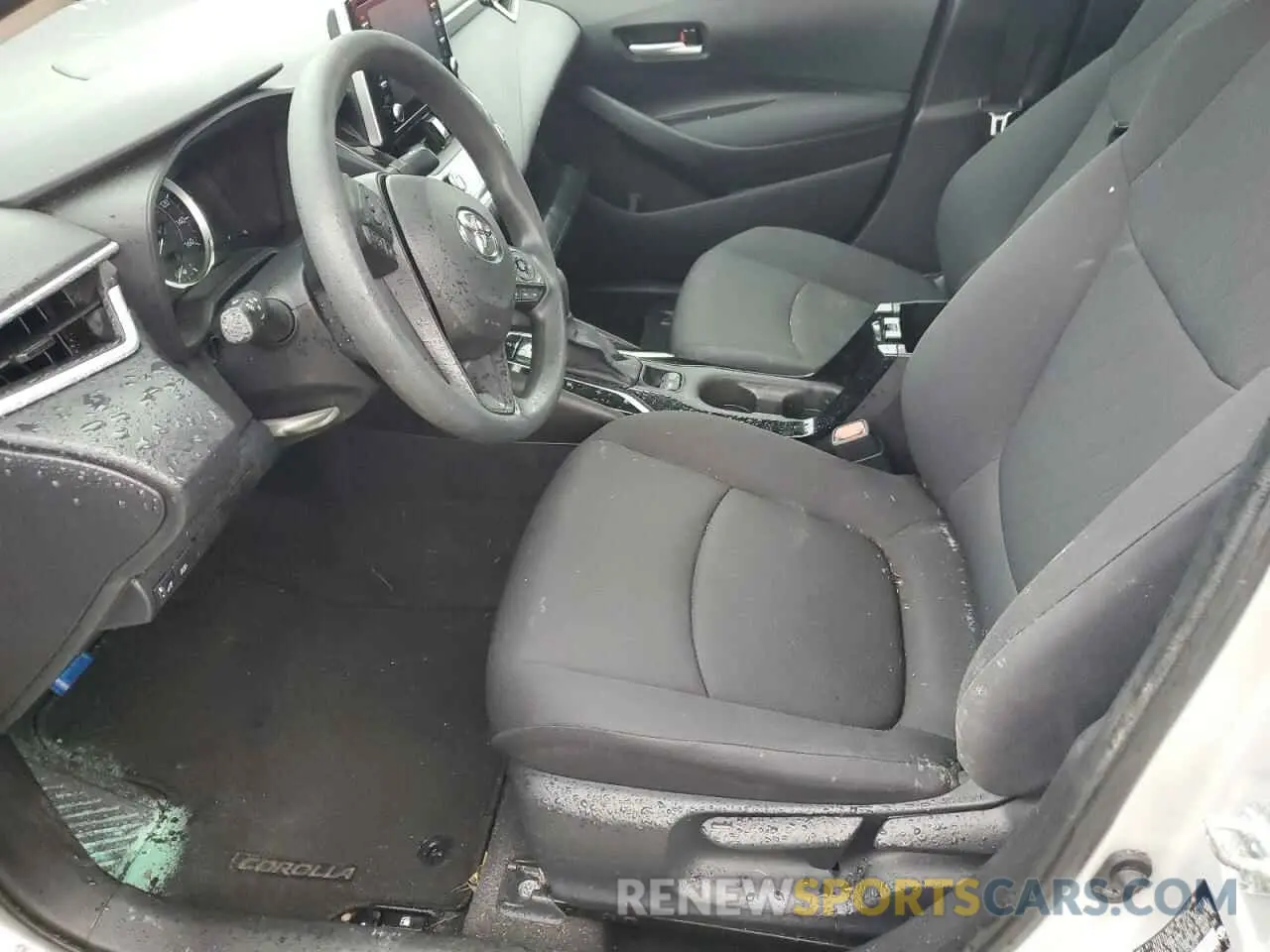 7 Photograph of a damaged car 5YFEPRAE0LP130712 TOYOTA COROLLA 2020