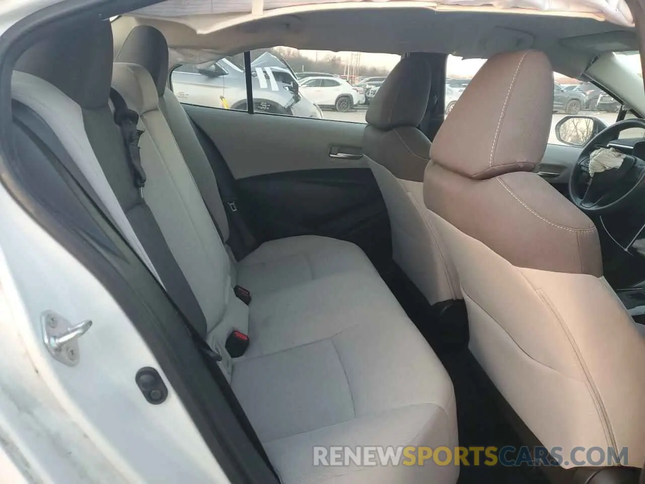 10 Photograph of a damaged car 5YFEPRAE0LP133500 TOYOTA COROLLA 2020