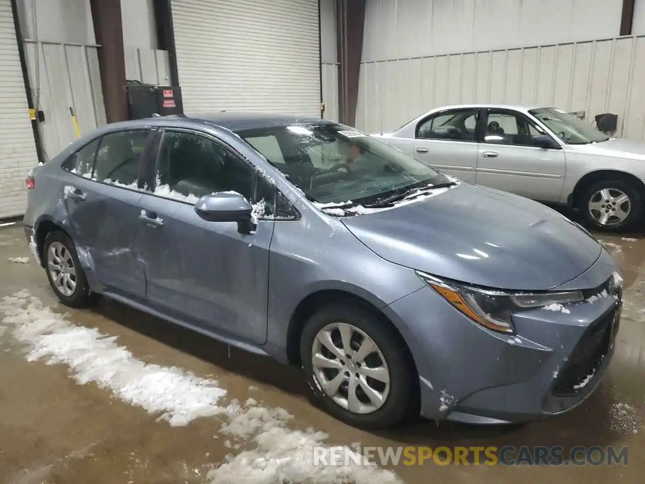 4 Photograph of a damaged car 5YFEPRAE0LP133710 TOYOTA COROLLA 2020