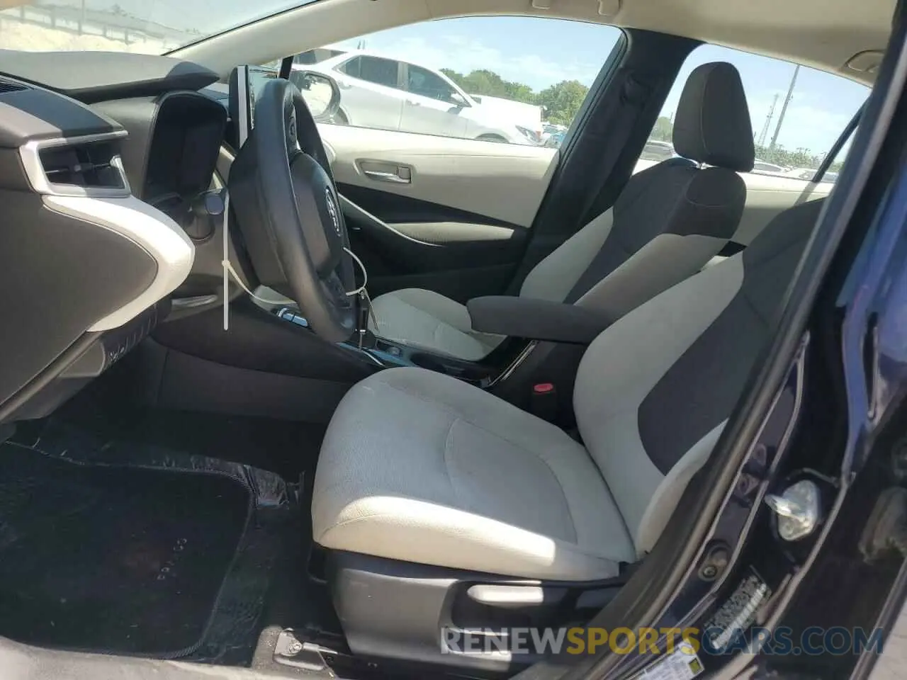 7 Photograph of a damaged car 5YFEPRAE0LP137370 TOYOTA COROLLA 2020