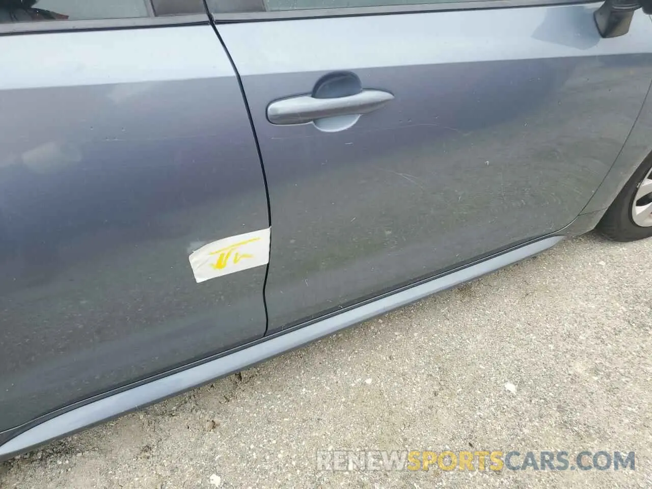 12 Photograph of a damaged car 5YFEPRAE1LP031185 TOYOTA COROLLA 2020