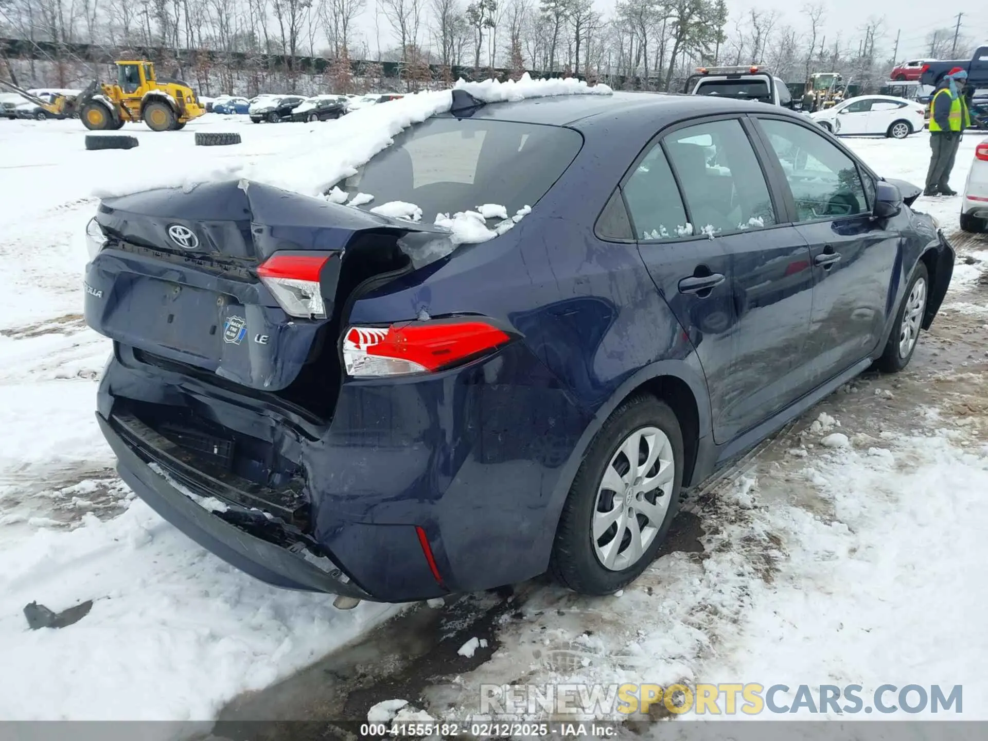 4 Photograph of a damaged car 5YFEPRAE1LP035687 TOYOTA COROLLA 2020