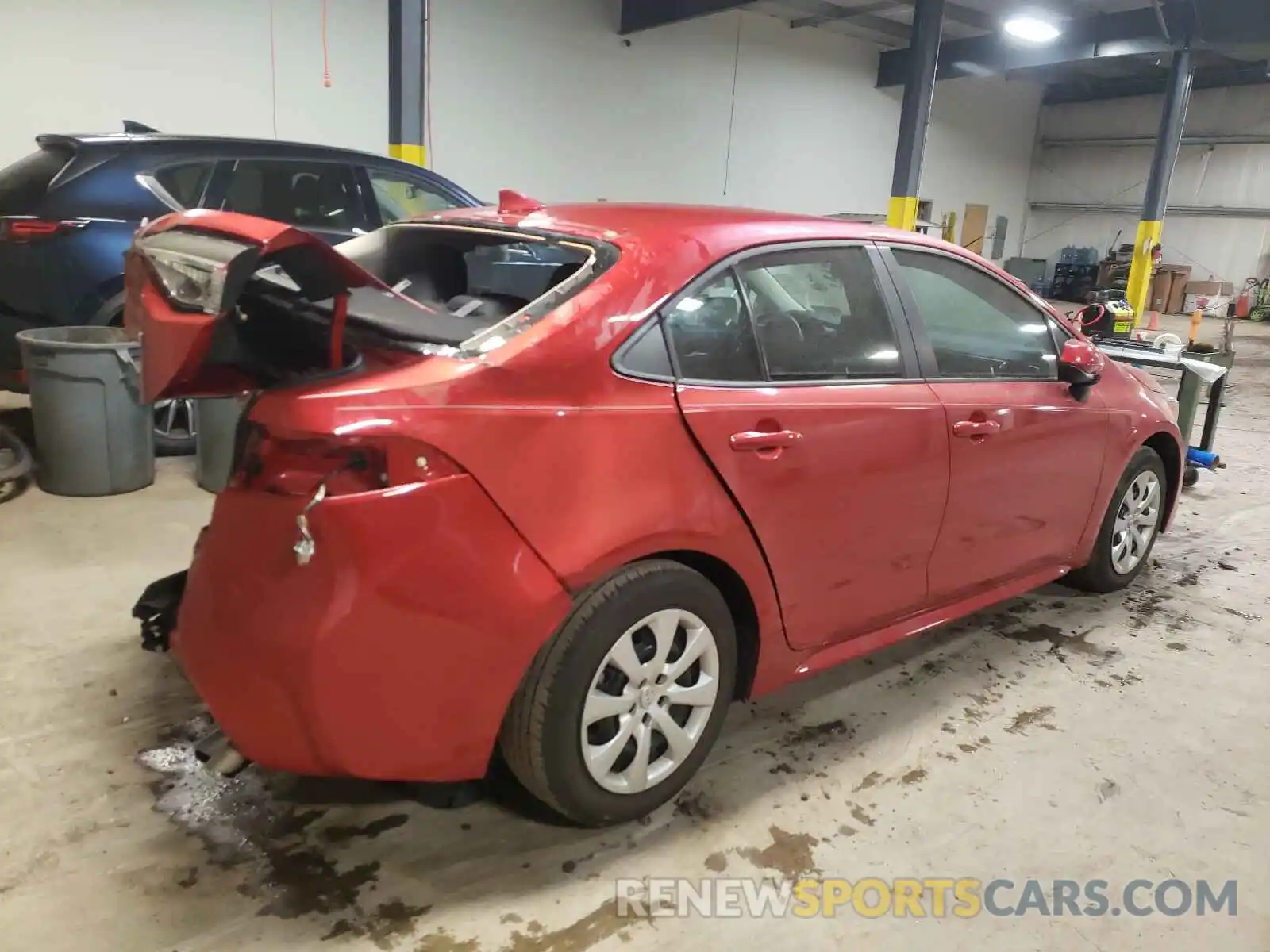 4 Photograph of a damaged car 5YFEPRAE1LP046012 TOYOTA COROLLA 2020