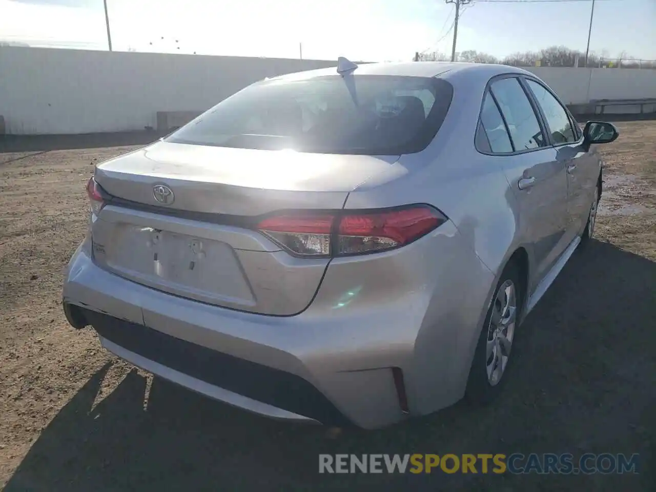 4 Photograph of a damaged car 5YFEPRAE1LP046558 TOYOTA COROLLA 2020