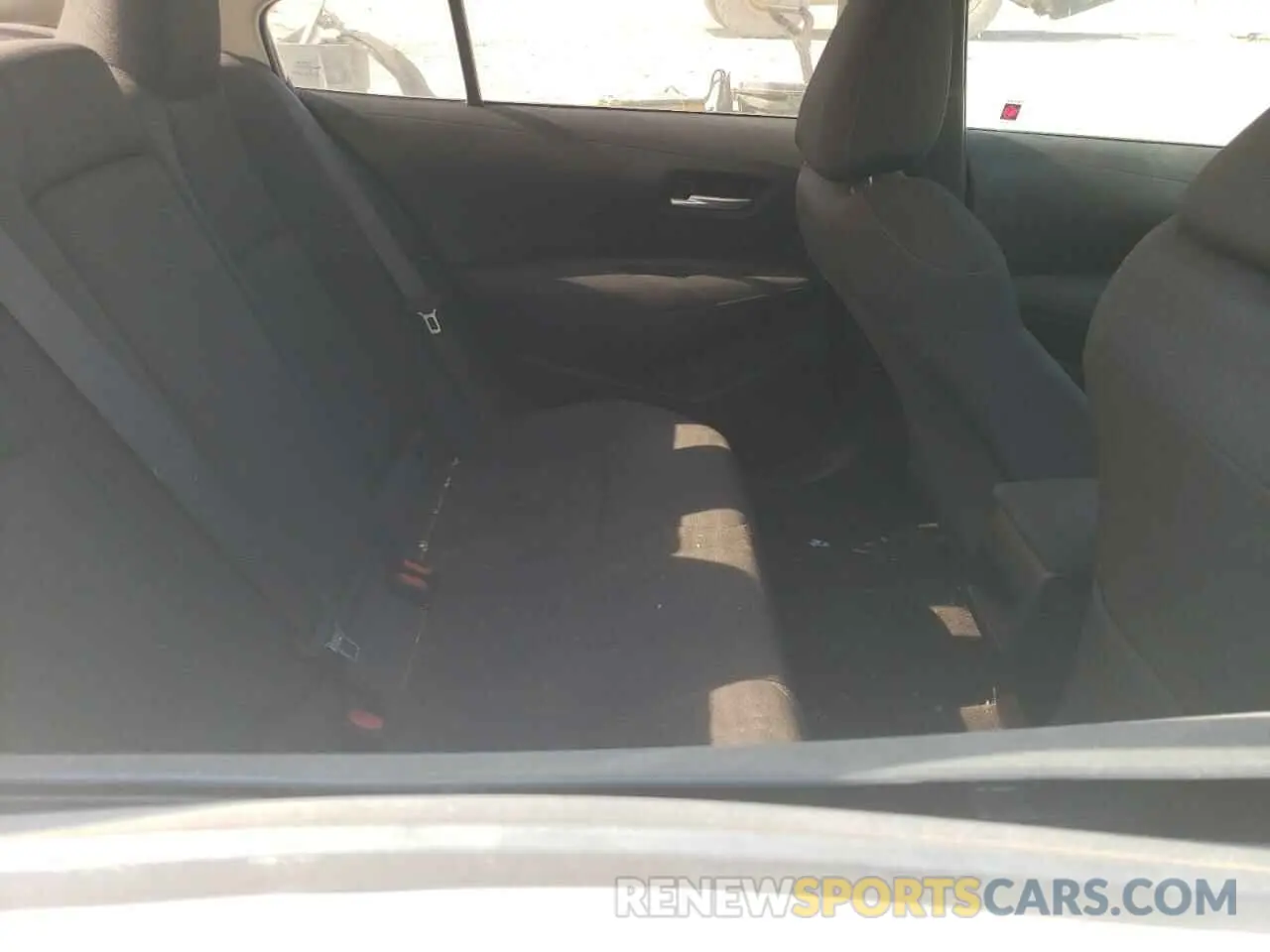 10 Photograph of a damaged car 5YFEPRAE1LP055082 TOYOTA COROLLA 2020