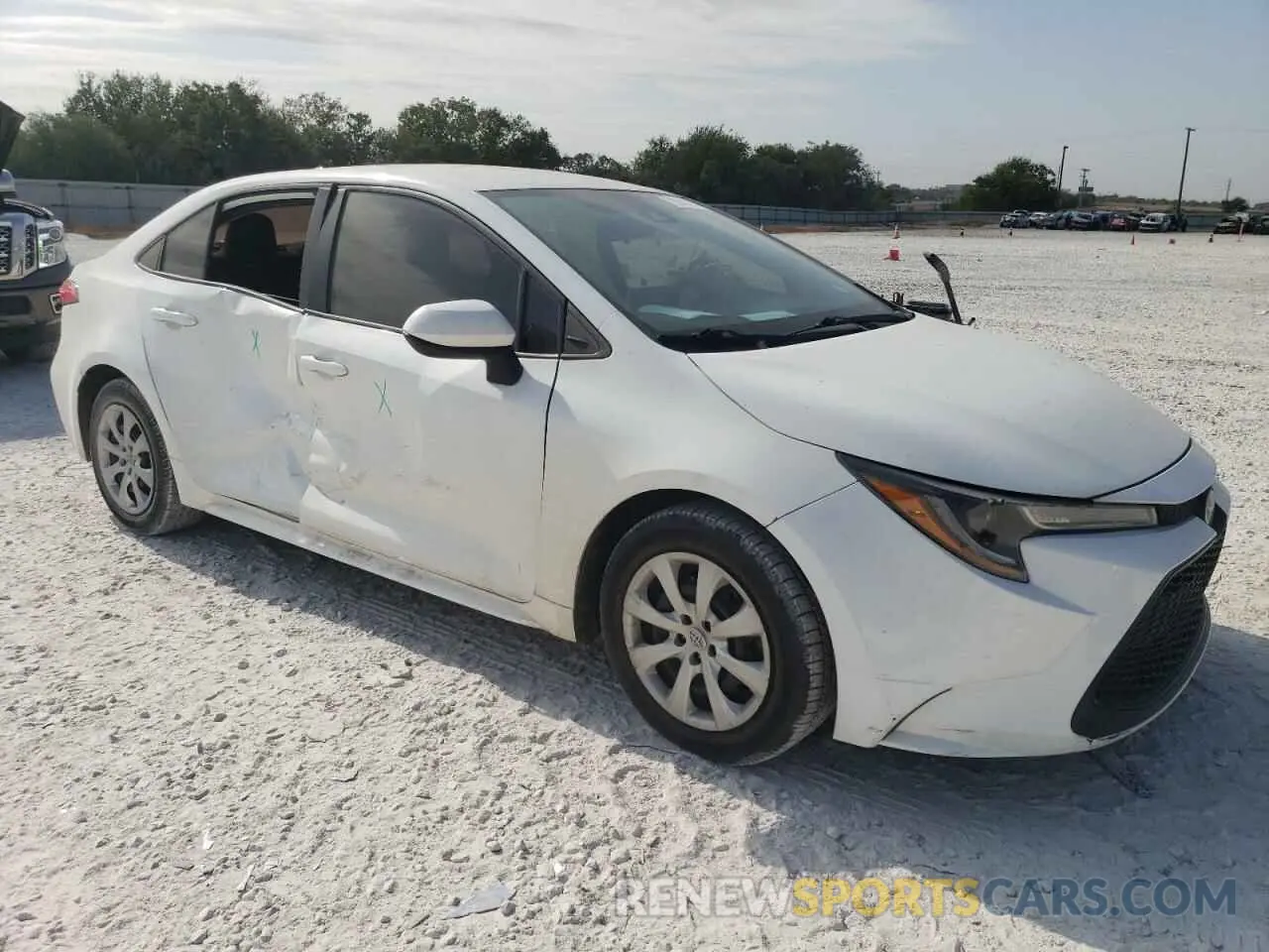 4 Photograph of a damaged car 5YFEPRAE1LP055082 TOYOTA COROLLA 2020