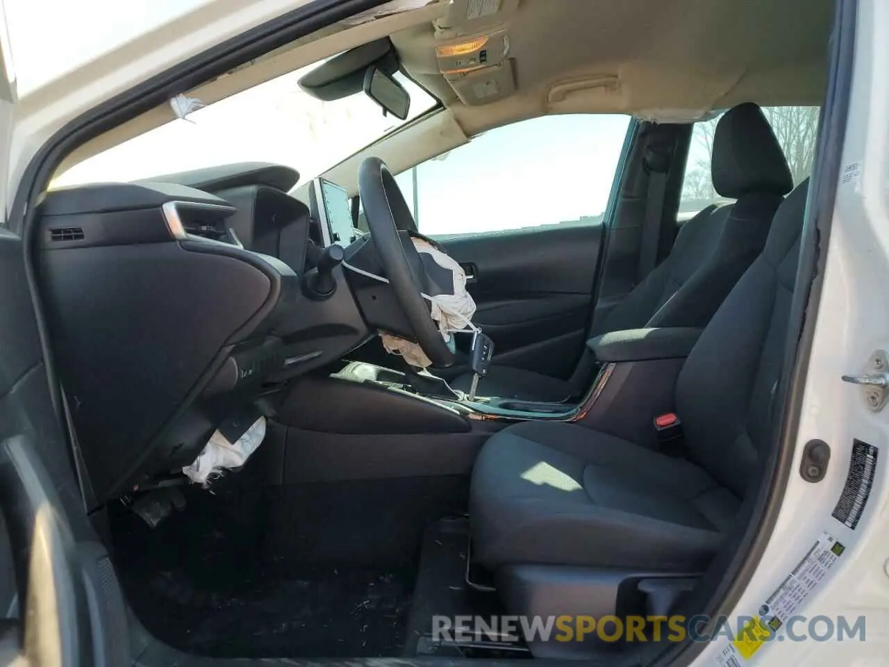 7 Photograph of a damaged car 5YFEPRAE1LP055891 TOYOTA COROLLA 2020