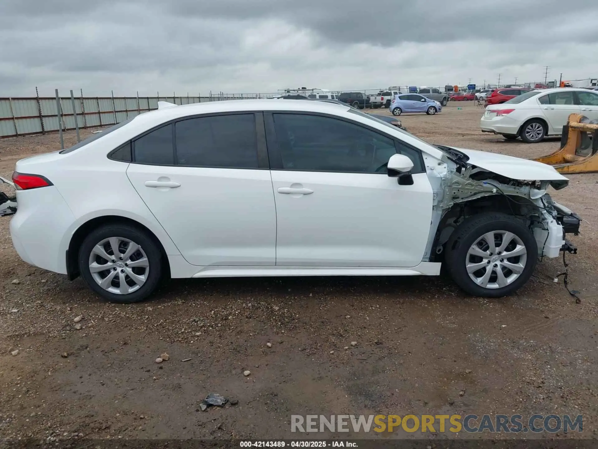 14 Photograph of a damaged car 5YFEPRAE1LP061979 TOYOTA COROLLA 2020