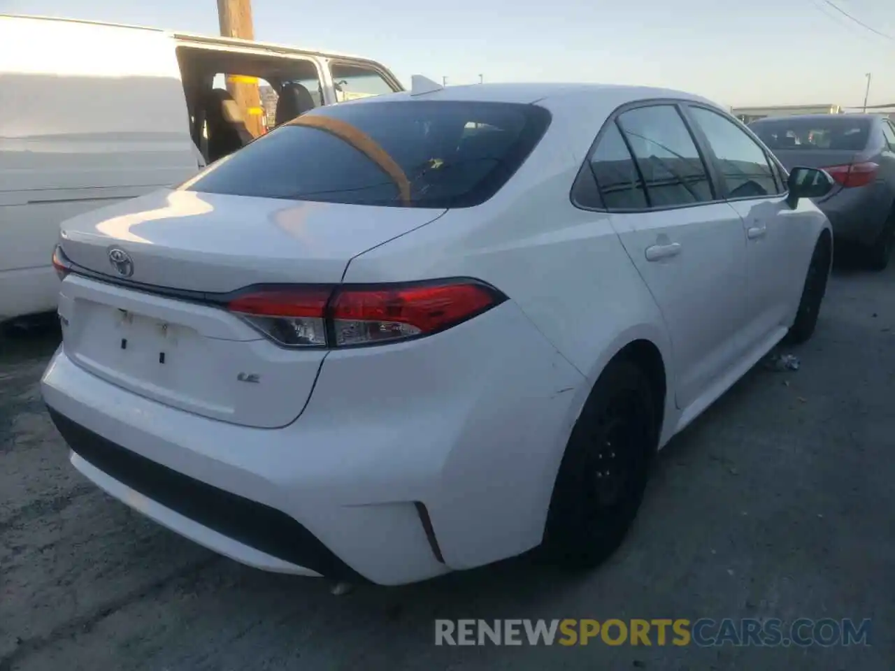 4 Photograph of a damaged car 5YFEPRAE1LP065188 TOYOTA COROLLA 2020