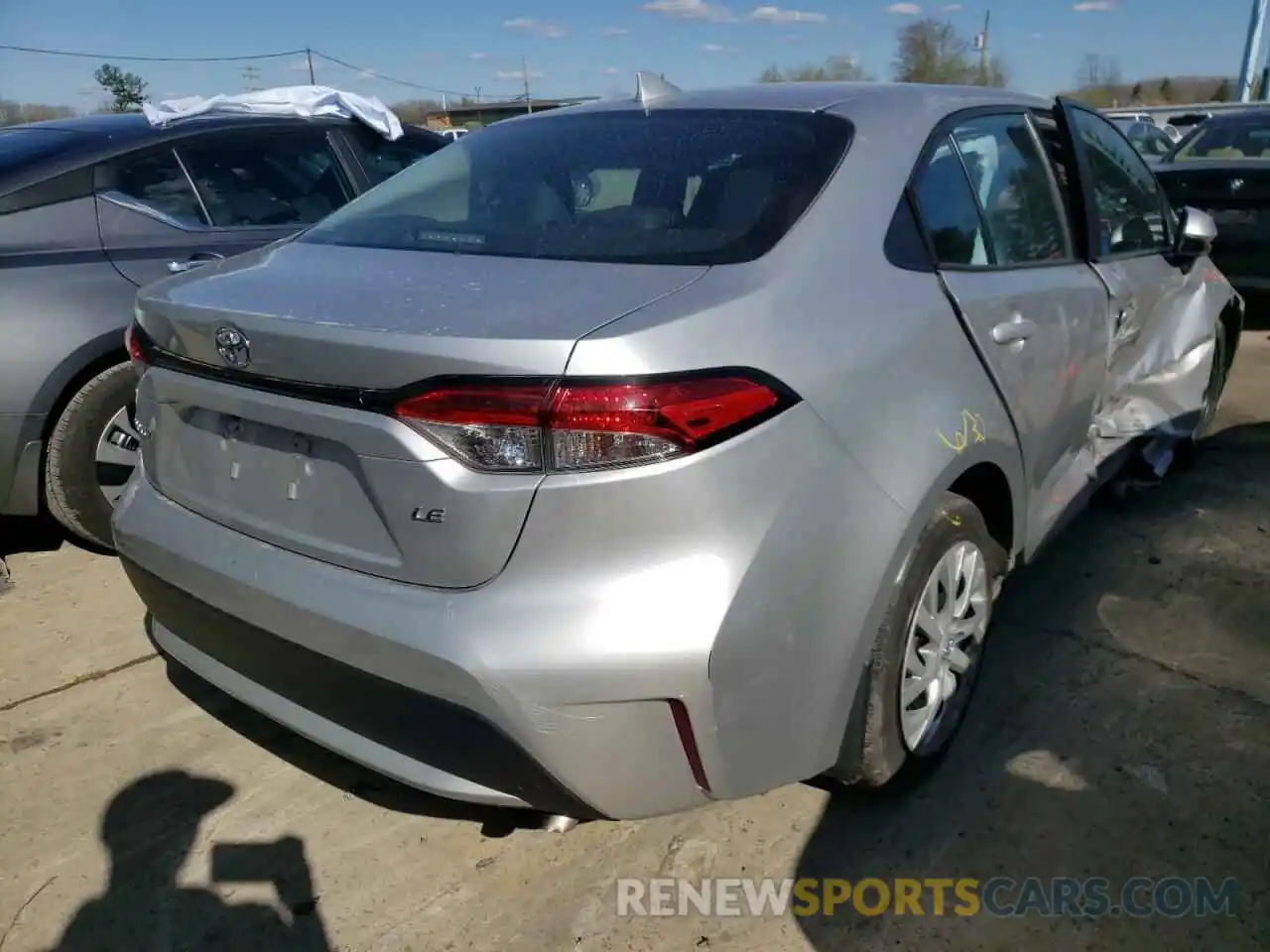 4 Photograph of a damaged car 5YFEPRAE1LP065451 TOYOTA COROLLA 2020