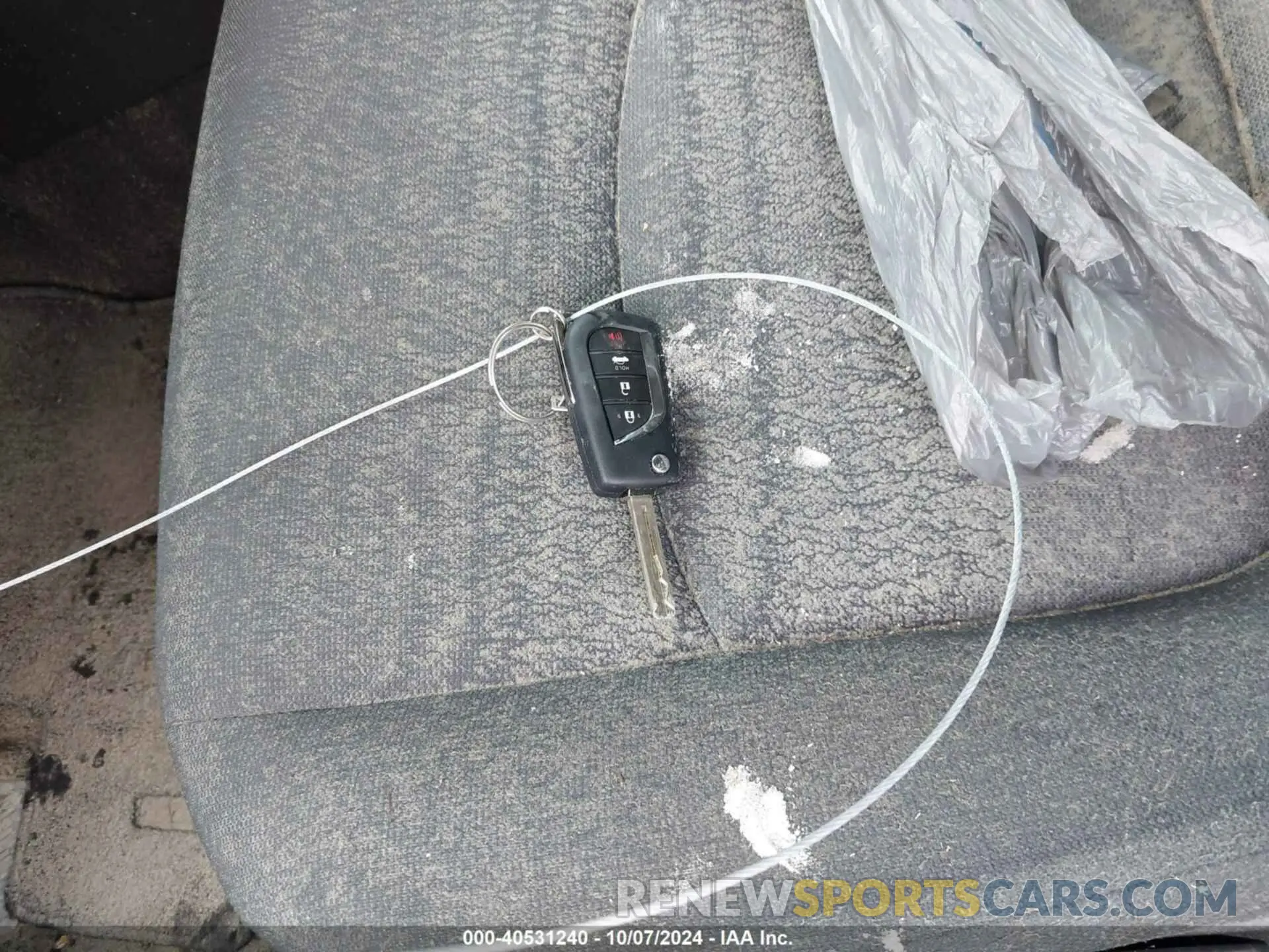 11 Photograph of a damaged car 5YFEPRAE1LP073663 TOYOTA COROLLA 2020