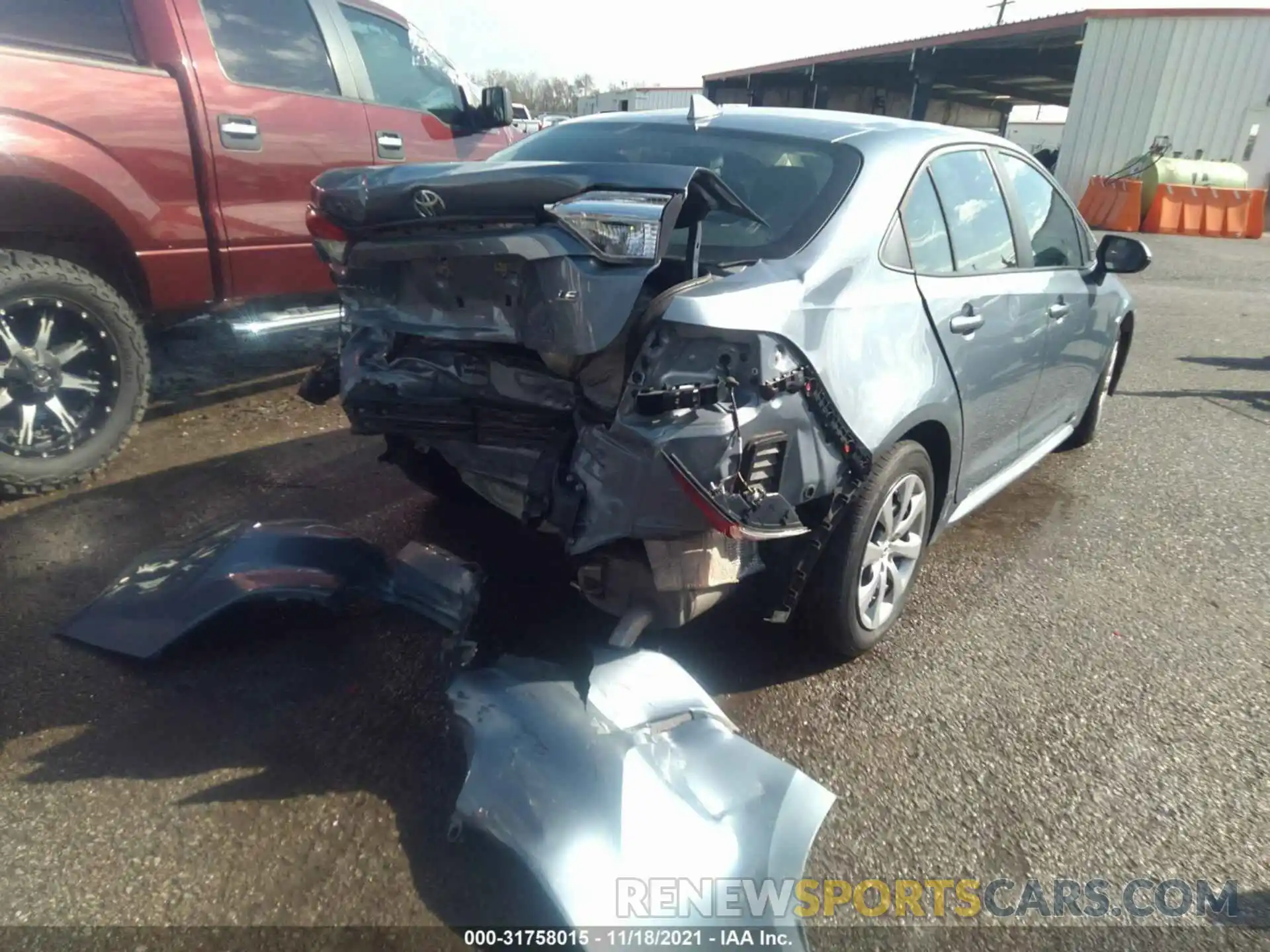 4 Photograph of a damaged car 5YFEPRAE1LP075462 TOYOTA COROLLA 2020