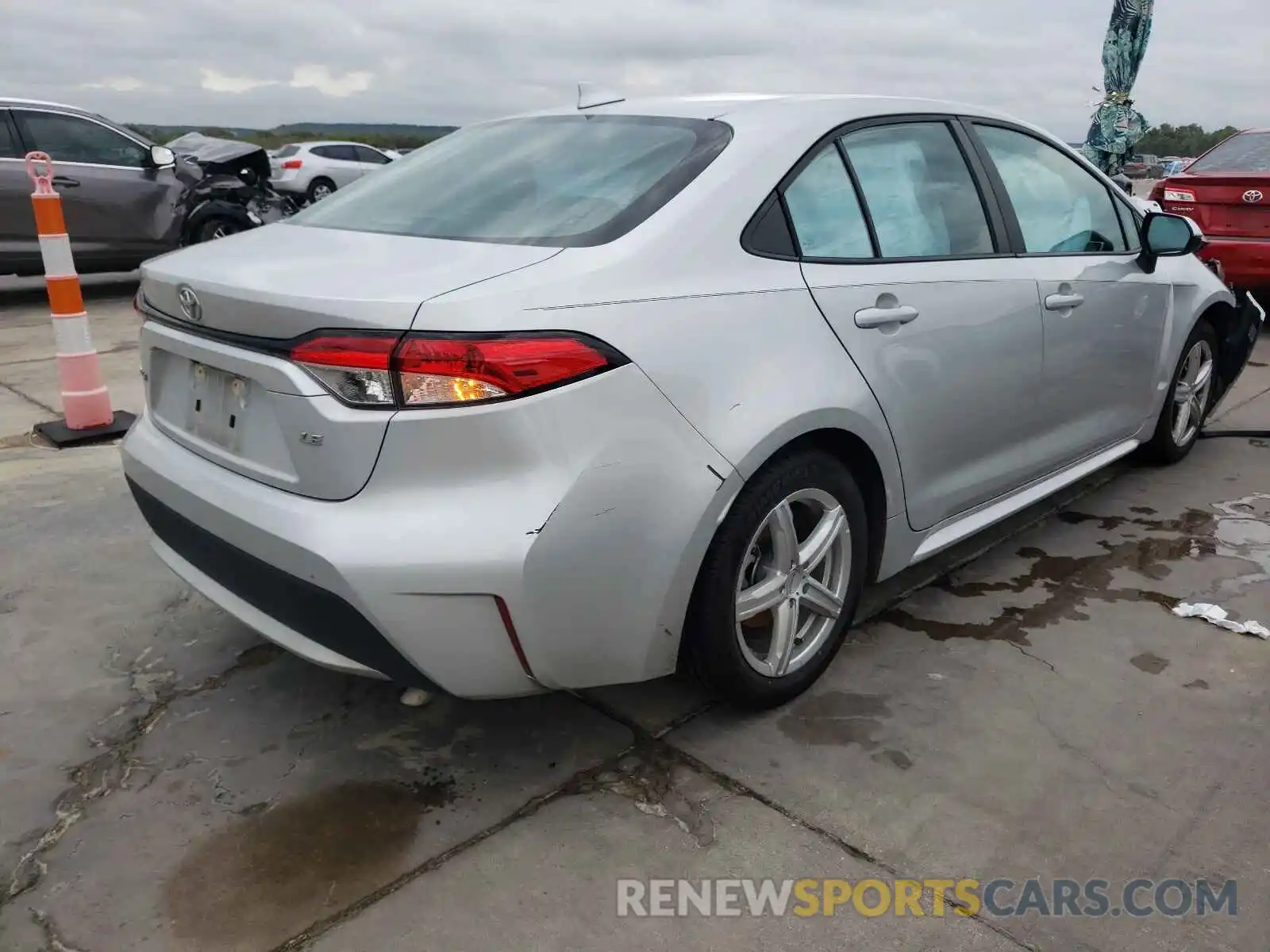 4 Photograph of a damaged car 5YFEPRAE1LP078457 TOYOTA COROLLA 2020