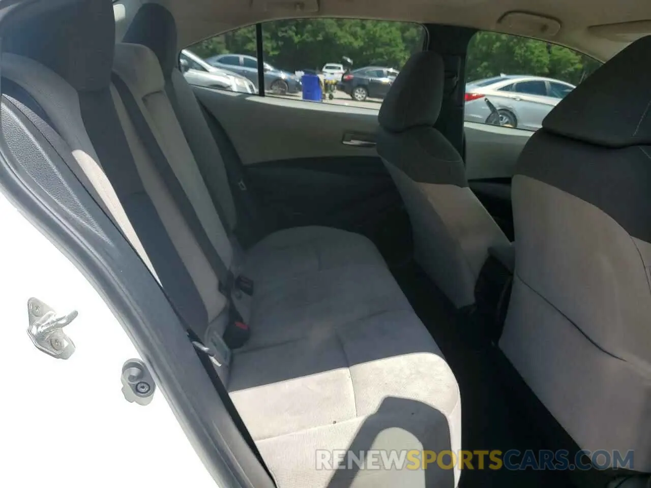 10 Photograph of a damaged car 5YFEPRAE1LP082816 TOYOTA COROLLA 2020