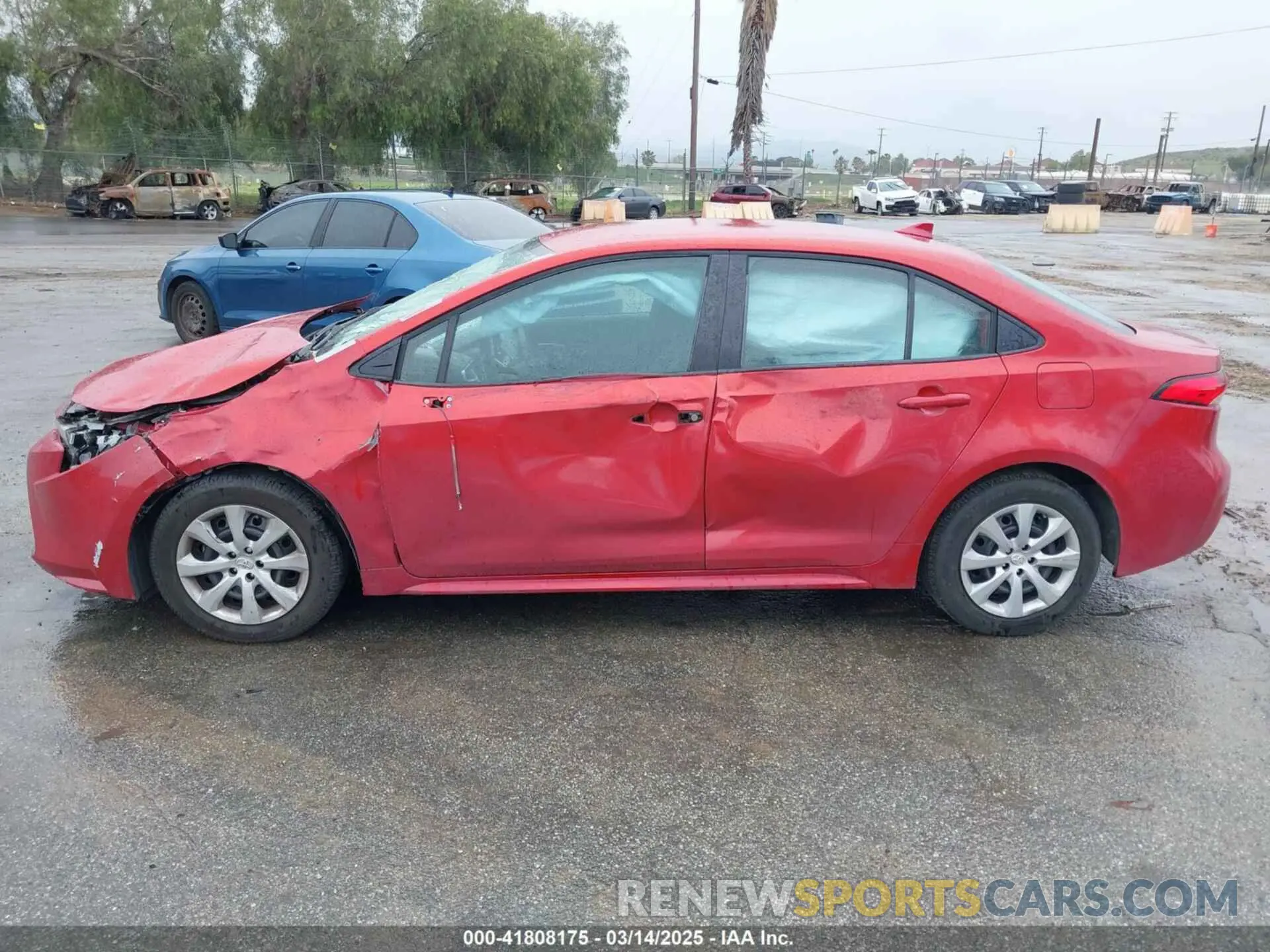 14 Photograph of a damaged car 5YFEPRAE1LP096201 TOYOTA COROLLA 2020