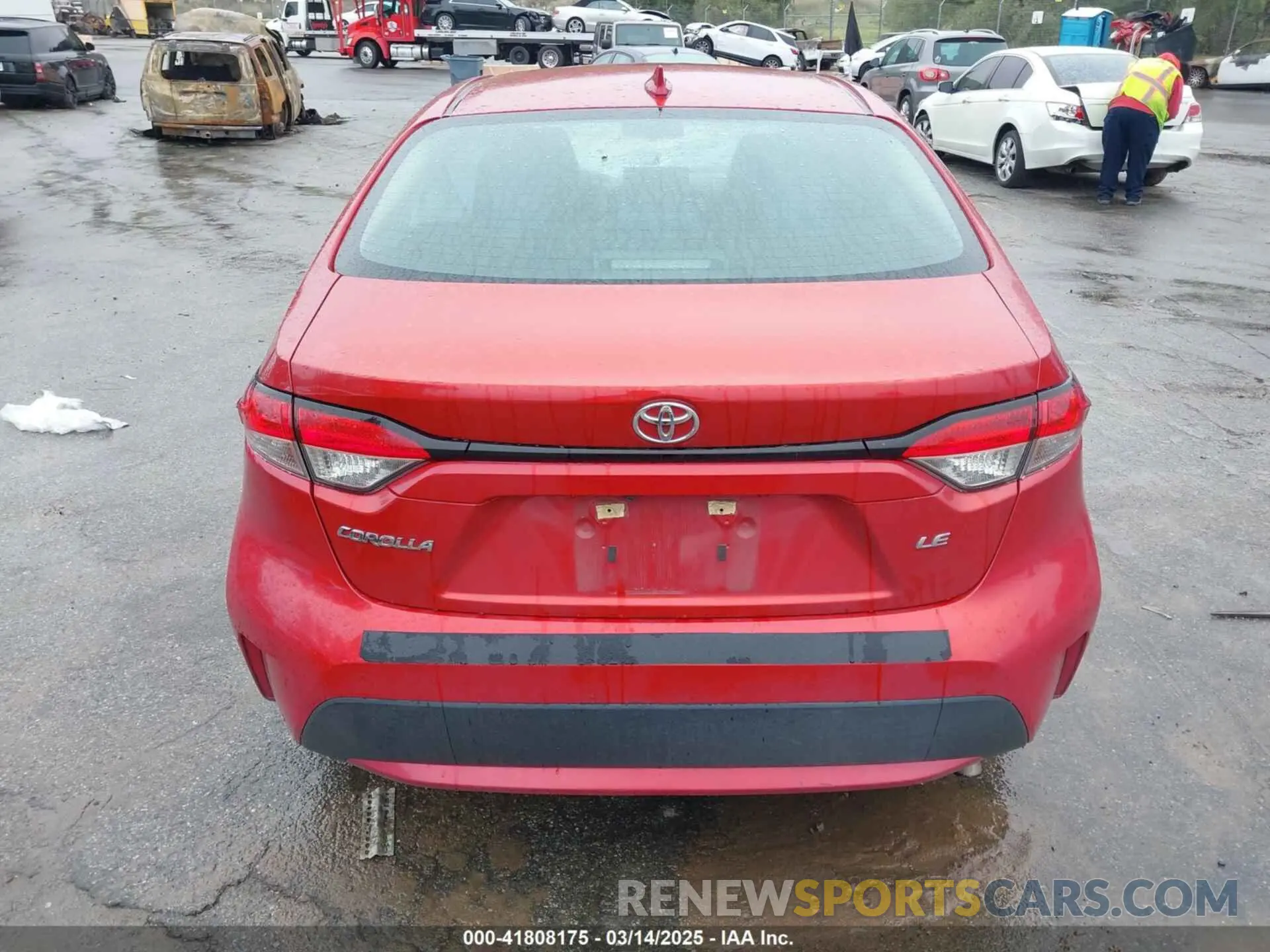 16 Photograph of a damaged car 5YFEPRAE1LP096201 TOYOTA COROLLA 2020