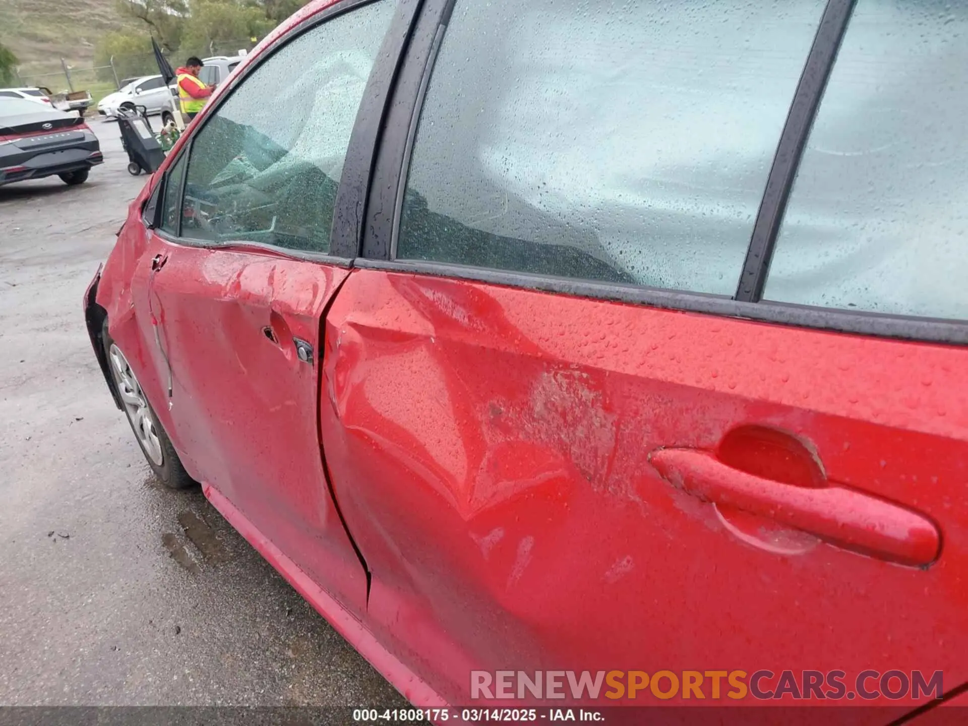18 Photograph of a damaged car 5YFEPRAE1LP096201 TOYOTA COROLLA 2020