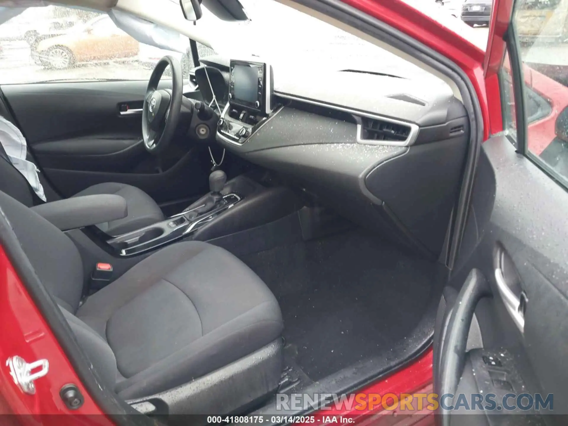 5 Photograph of a damaged car 5YFEPRAE1LP096201 TOYOTA COROLLA 2020