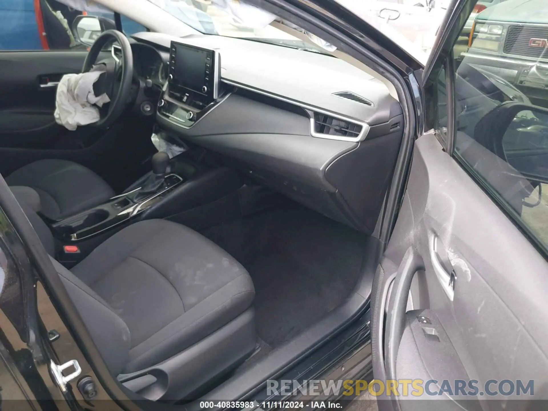 5 Photograph of a damaged car 5YFEPRAE1LP097624 TOYOTA COROLLA 2020