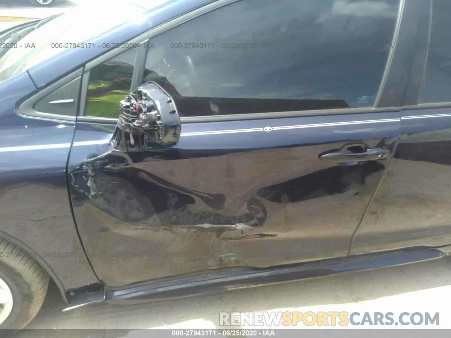 6 Photograph of a damaged car 5YFEPRAE1LP100585 TOYOTA COROLLA 2020