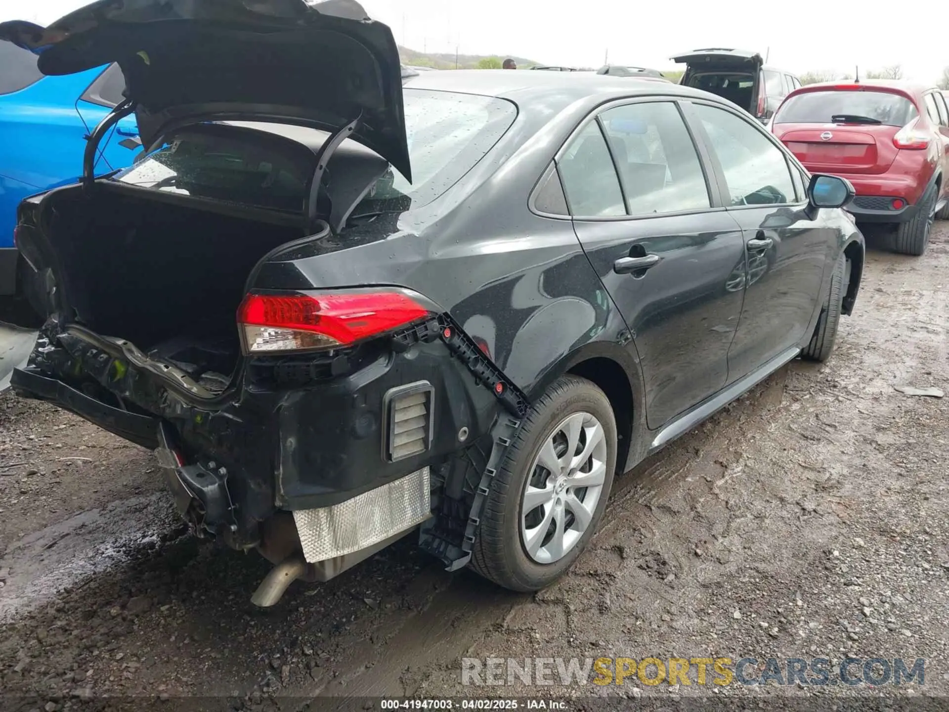 4 Photograph of a damaged car 5YFEPRAE1LP100893 TOYOTA COROLLA 2020
