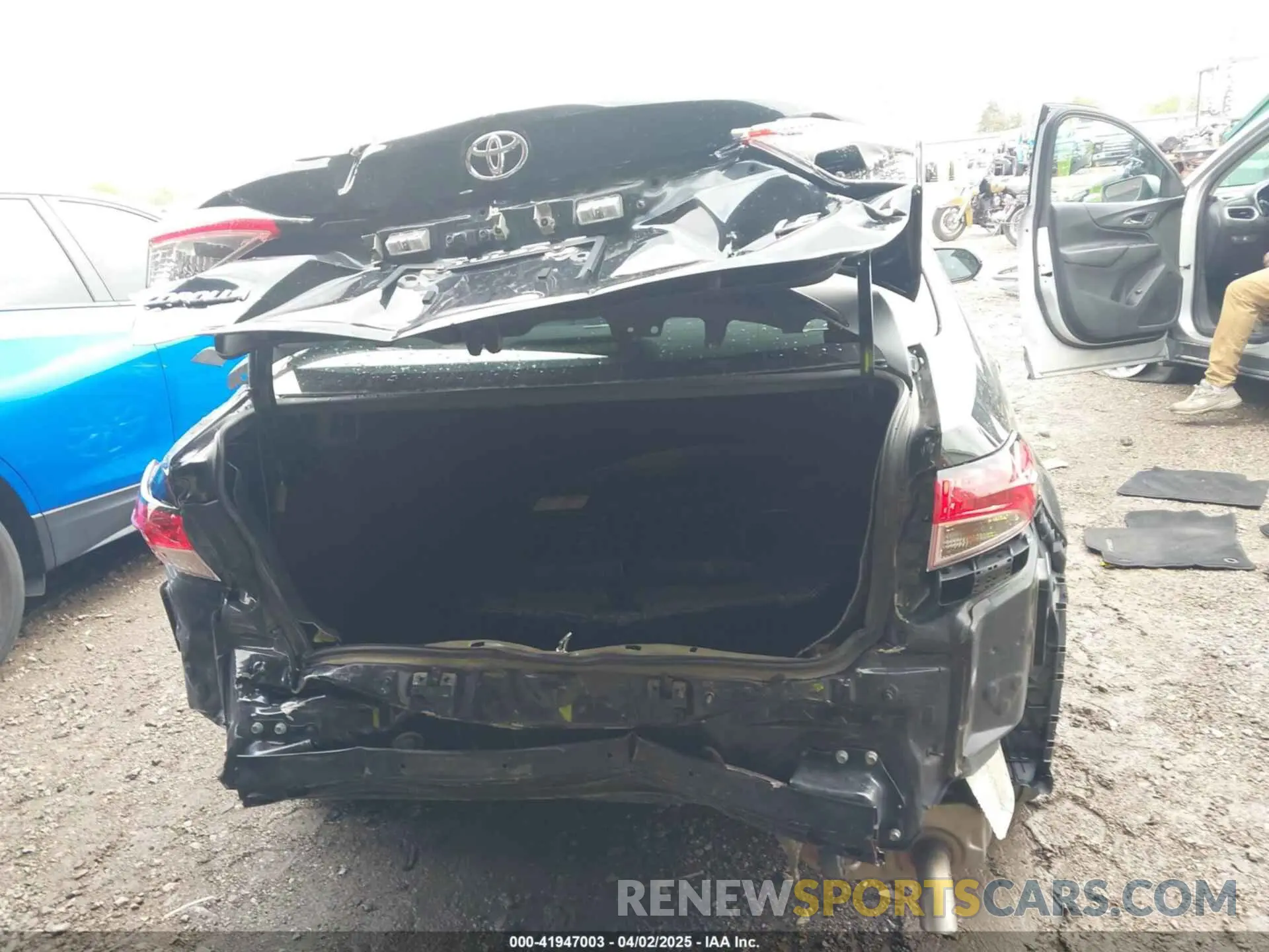6 Photograph of a damaged car 5YFEPRAE1LP100893 TOYOTA COROLLA 2020