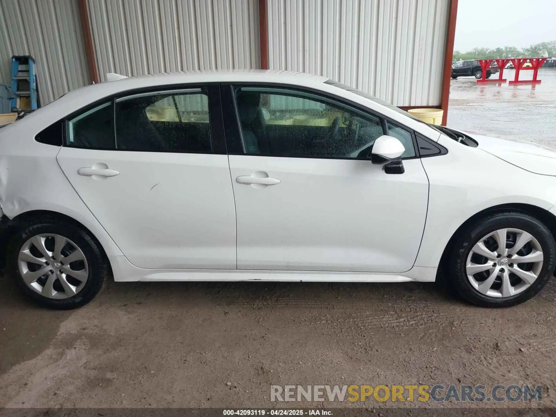 13 Photograph of a damaged car 5YFEPRAE1LP101610 TOYOTA COROLLA 2020