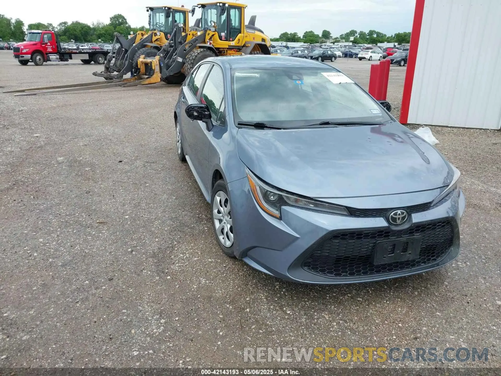 1 Photograph of a damaged car 5YFEPRAE1LP105317 TOYOTA COROLLA 2020