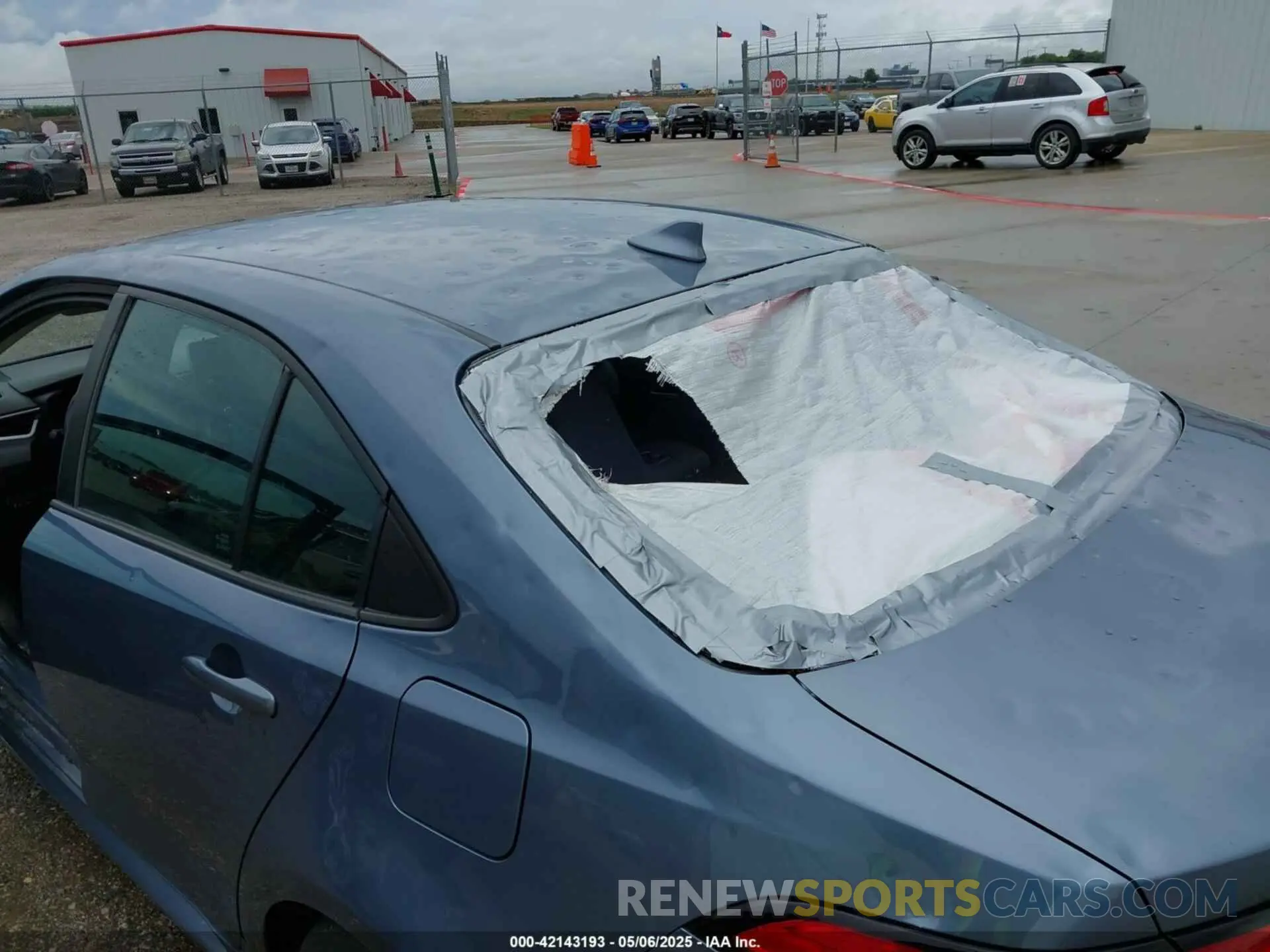6 Photograph of a damaged car 5YFEPRAE1LP105317 TOYOTA COROLLA 2020