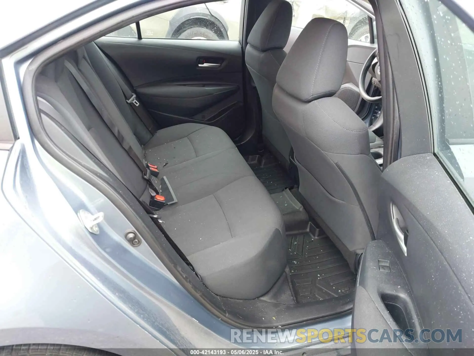 8 Photograph of a damaged car 5YFEPRAE1LP105317 TOYOTA COROLLA 2020