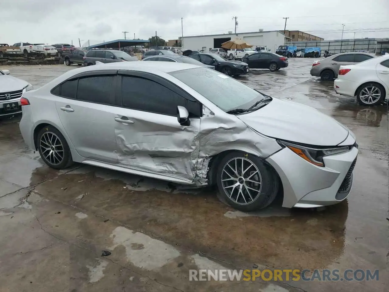 4 Photograph of a damaged car 5YFEPRAE1LP107004 TOYOTA COROLLA 2020