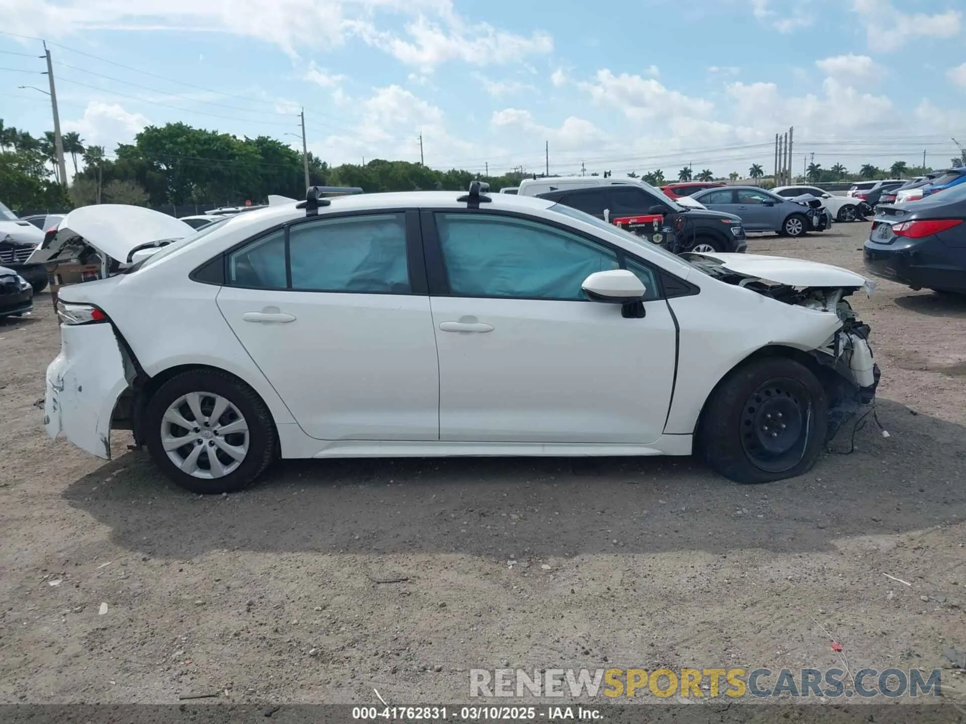 14 Photograph of a damaged car 5YFEPRAE1LP117970 TOYOTA COROLLA 2020