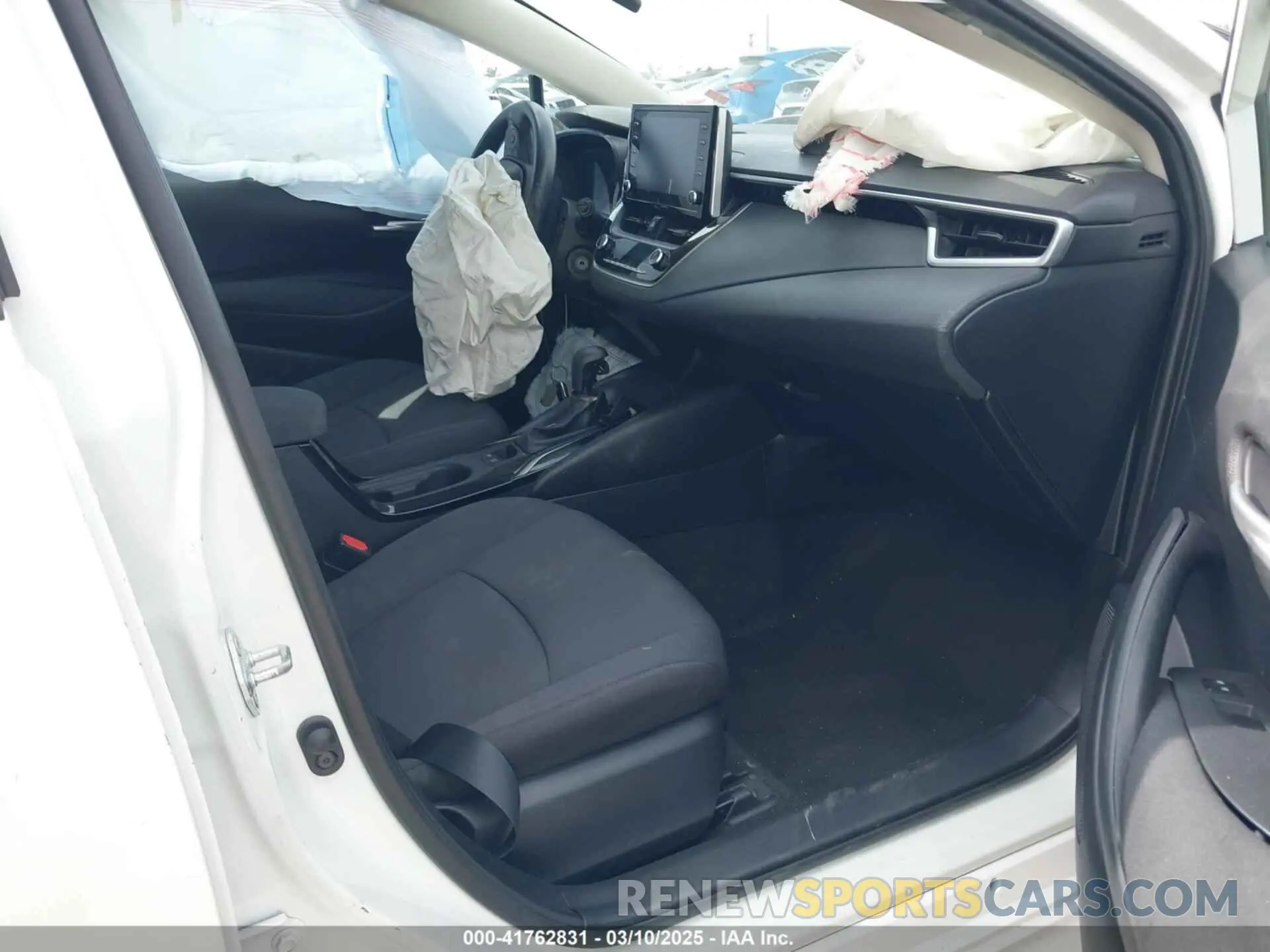 5 Photograph of a damaged car 5YFEPRAE1LP117970 TOYOTA COROLLA 2020