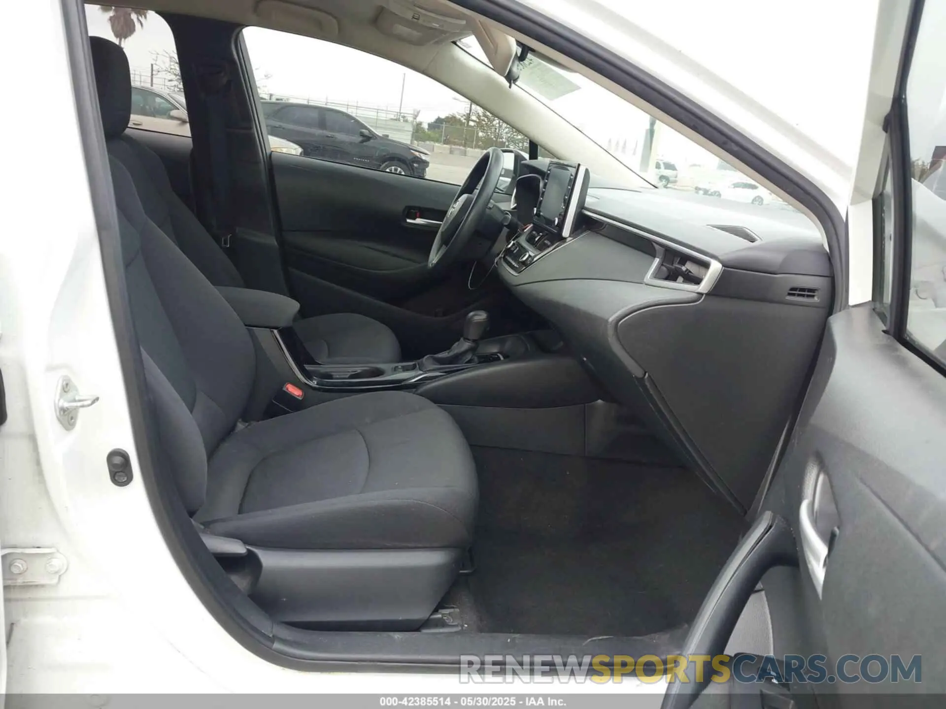 5 Photograph of a damaged car 5YFEPRAE1LP118424 TOYOTA COROLLA 2020