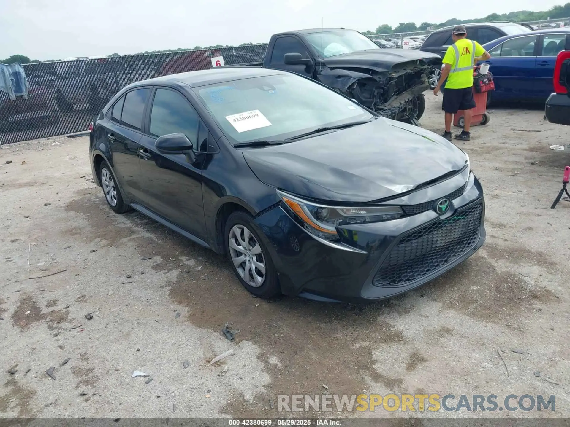 1 Photograph of a damaged car 5YFEPRAE1LP118651 TOYOTA COROLLA 2020