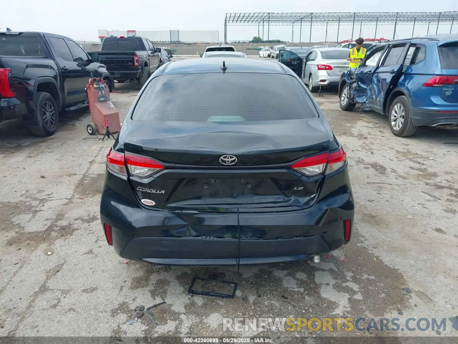 16 Photograph of a damaged car 5YFEPRAE1LP118651 TOYOTA COROLLA 2020