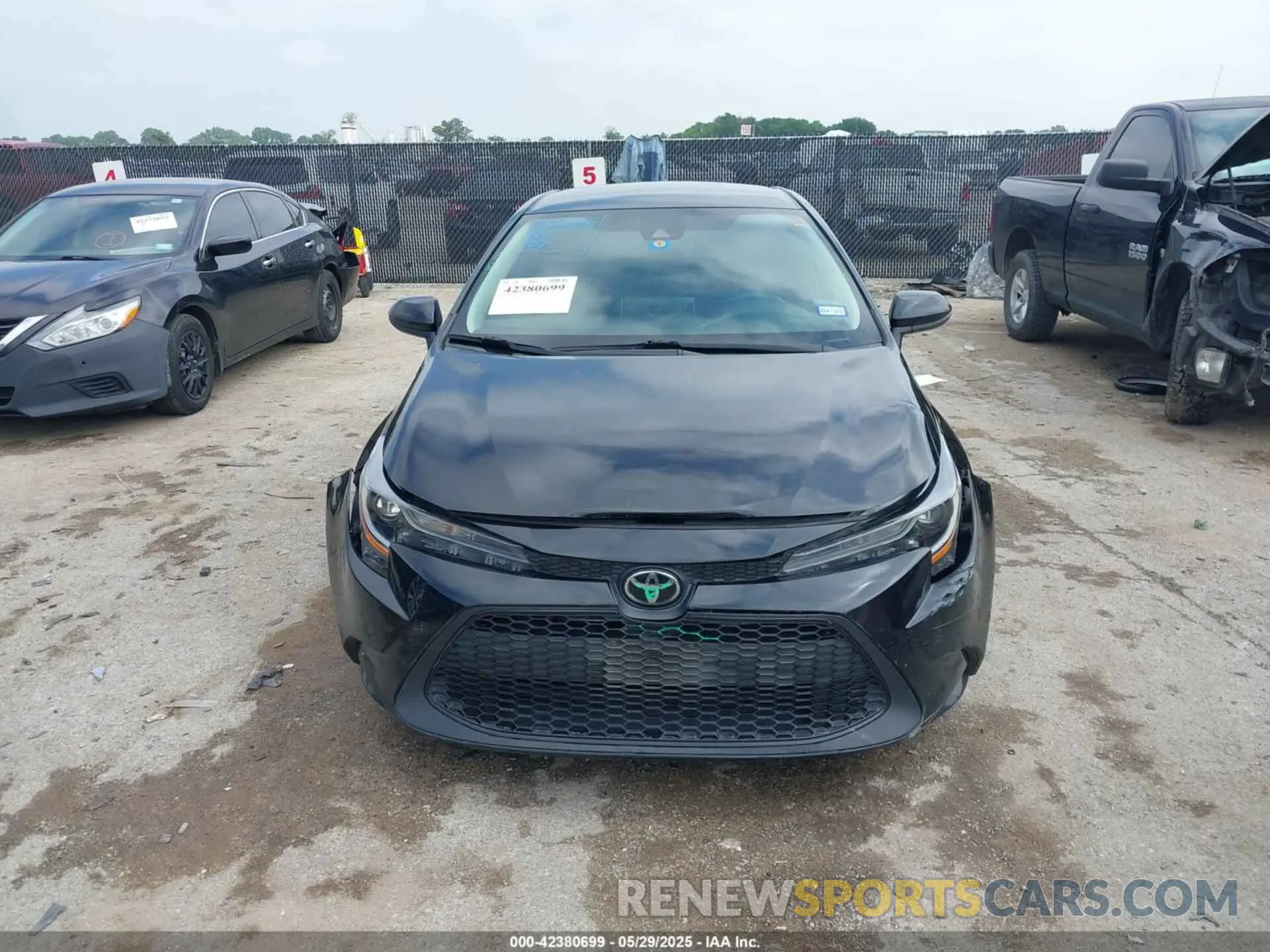 6 Photograph of a damaged car 5YFEPRAE1LP118651 TOYOTA COROLLA 2020