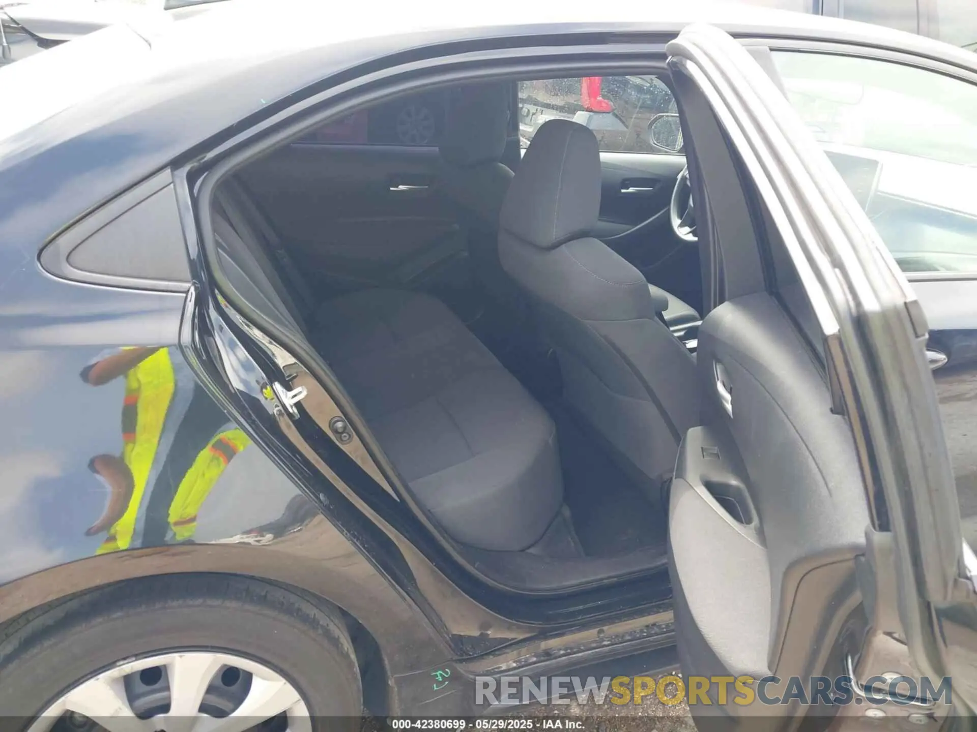 8 Photograph of a damaged car 5YFEPRAE1LP118651 TOYOTA COROLLA 2020