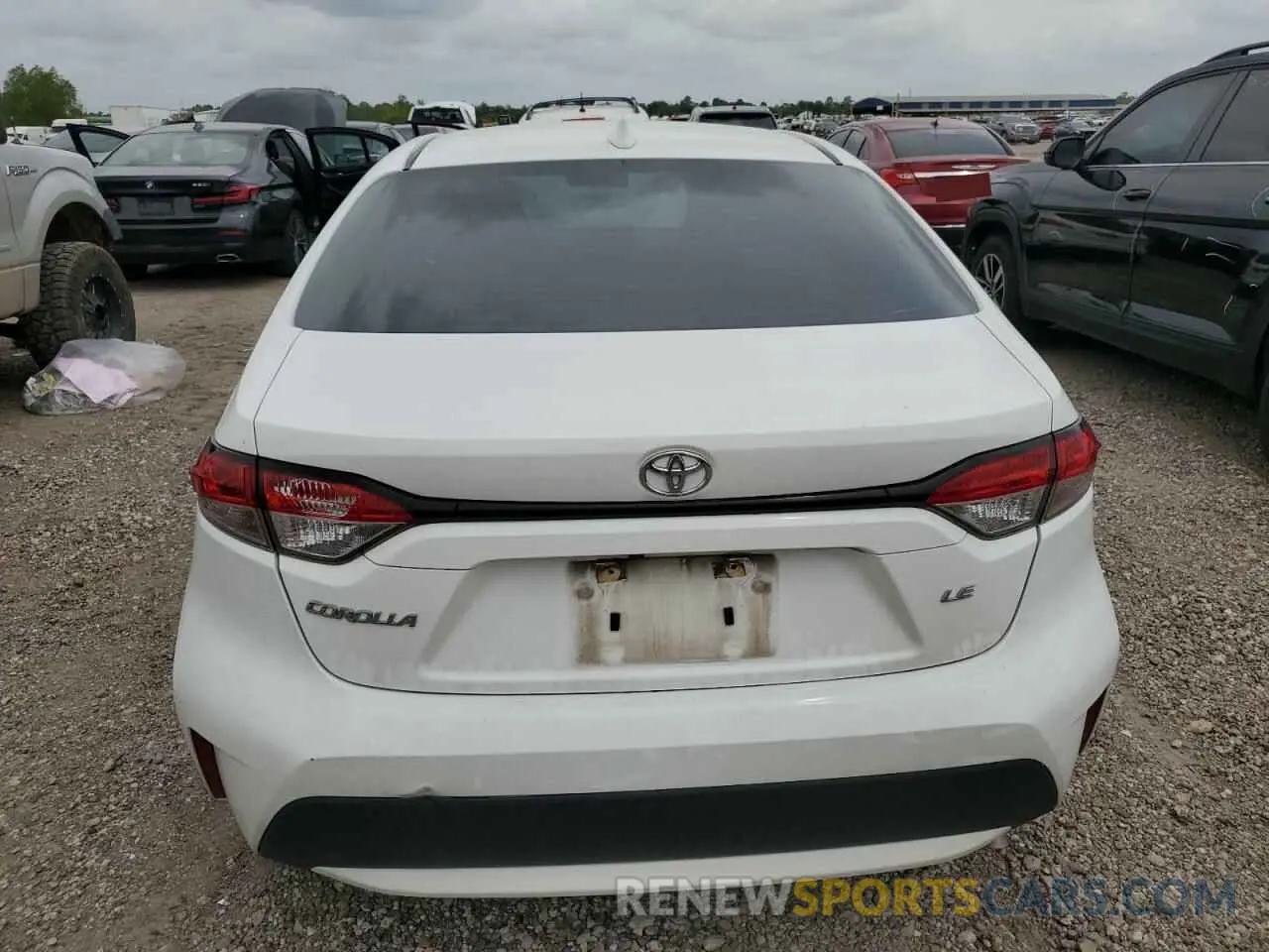 6 Photograph of a damaged car 5YFEPRAE1LP123817 TOYOTA COROLLA 2020