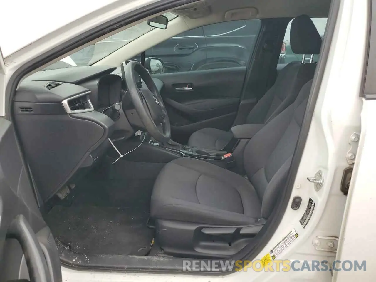 7 Photograph of a damaged car 5YFEPRAE1LP123817 TOYOTA COROLLA 2020