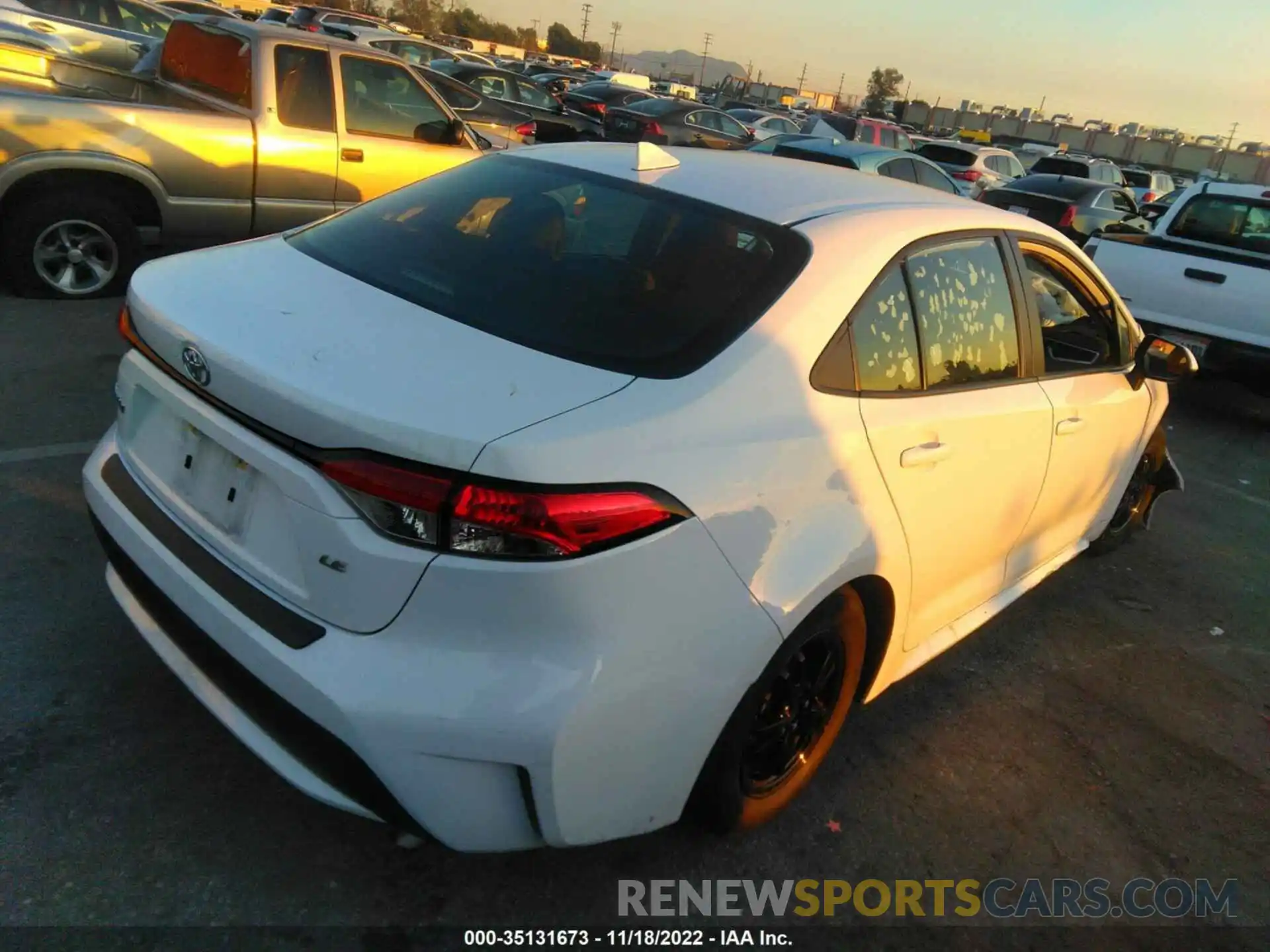 4 Photograph of a damaged car 5YFEPRAE1LP125518 TOYOTA COROLLA 2020